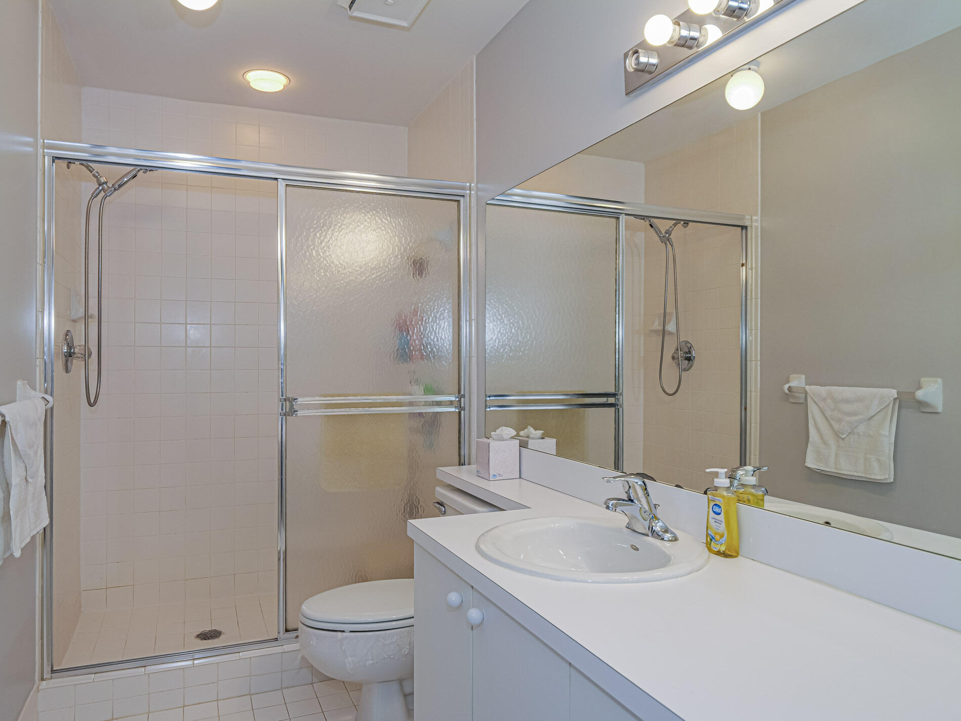 GROVE ISLE EAST CONDOMINIUM - Residential
