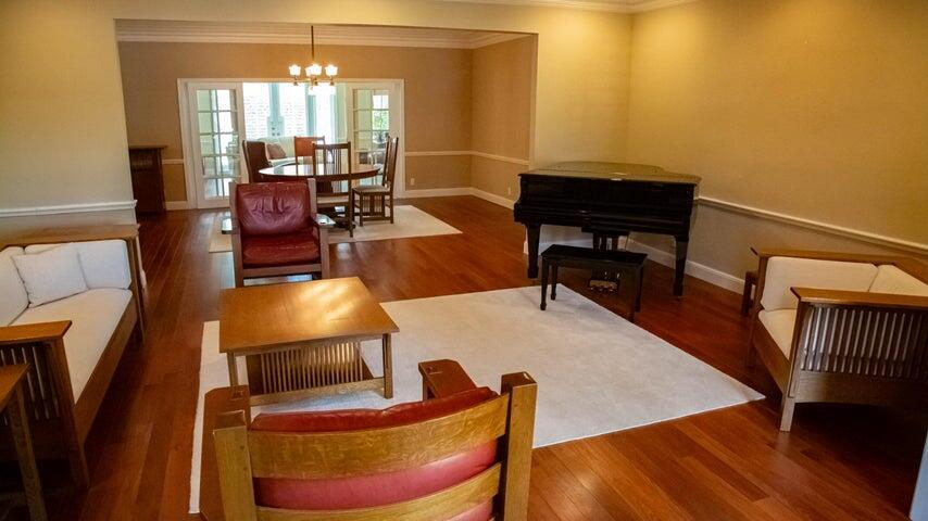 ROYAL PALM YACHT & COUNTRY CLUB - Residential Lease