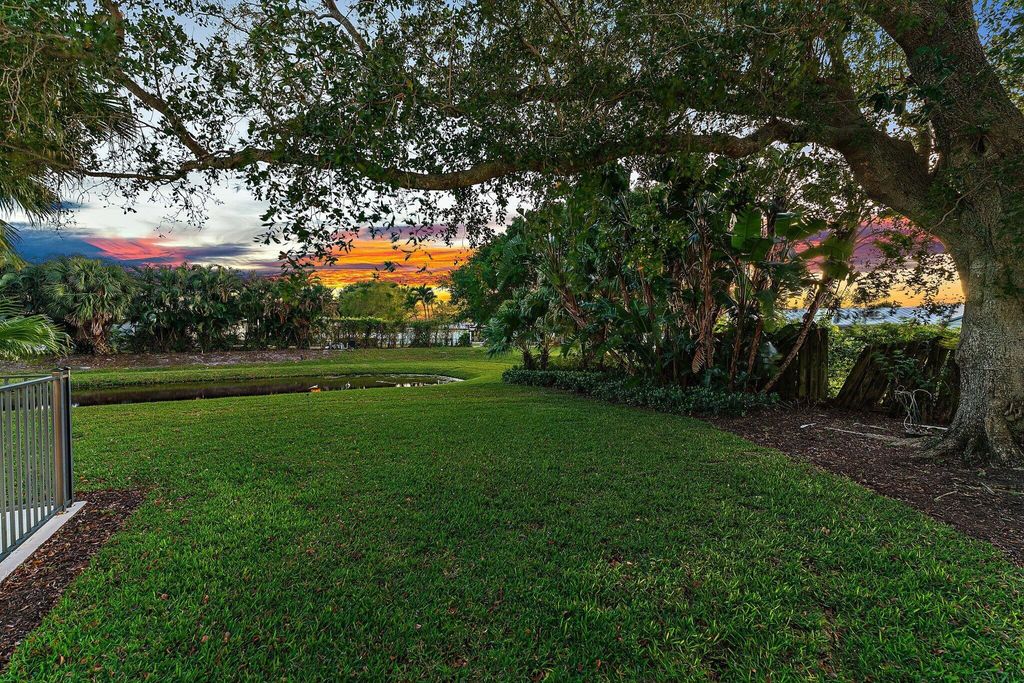 Photo of 10310 Seagrape Way, Palm Beach Gardens, FL 33418 (MLS # R10962088)