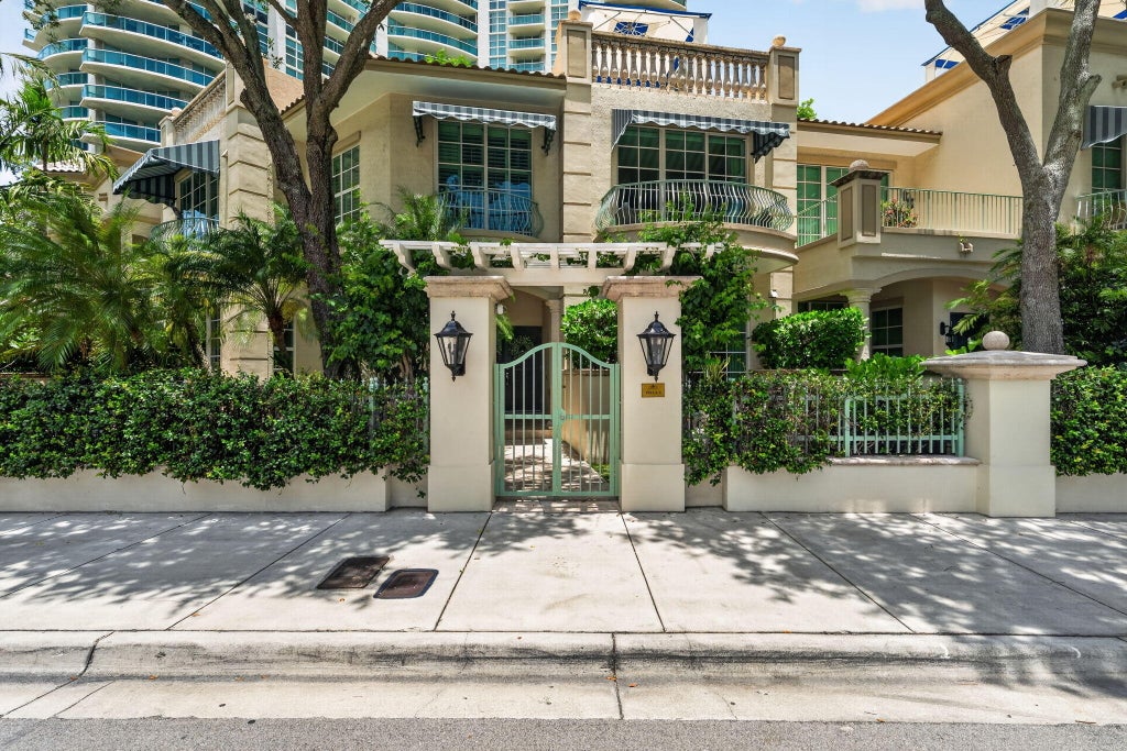 Photo of 411 N NEW RIVER Drive E #V-2, Fort Lauderdale, FL 33301 (MLS # B26071625)