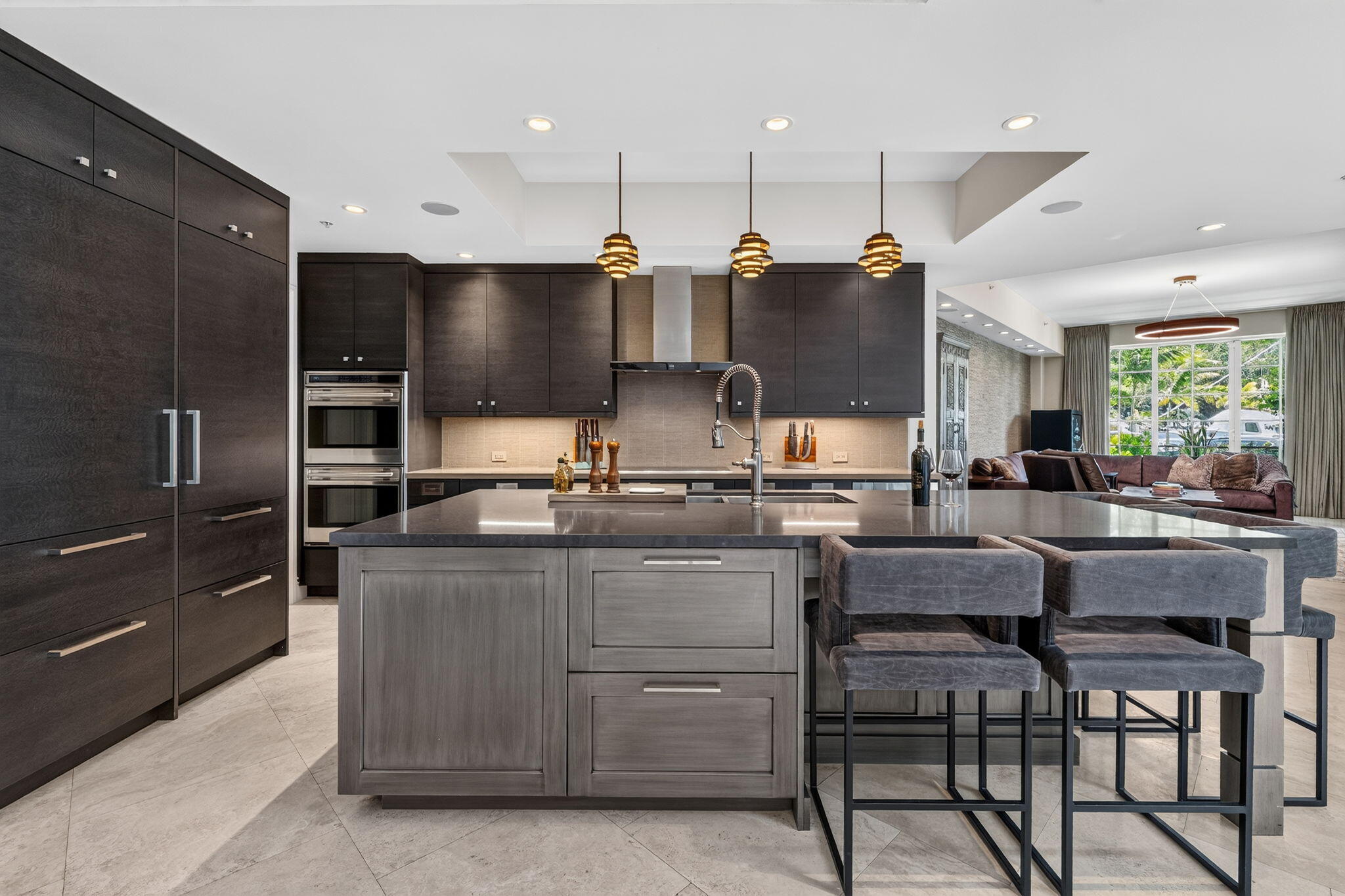 411 N NEW RIVER Drive E V-2