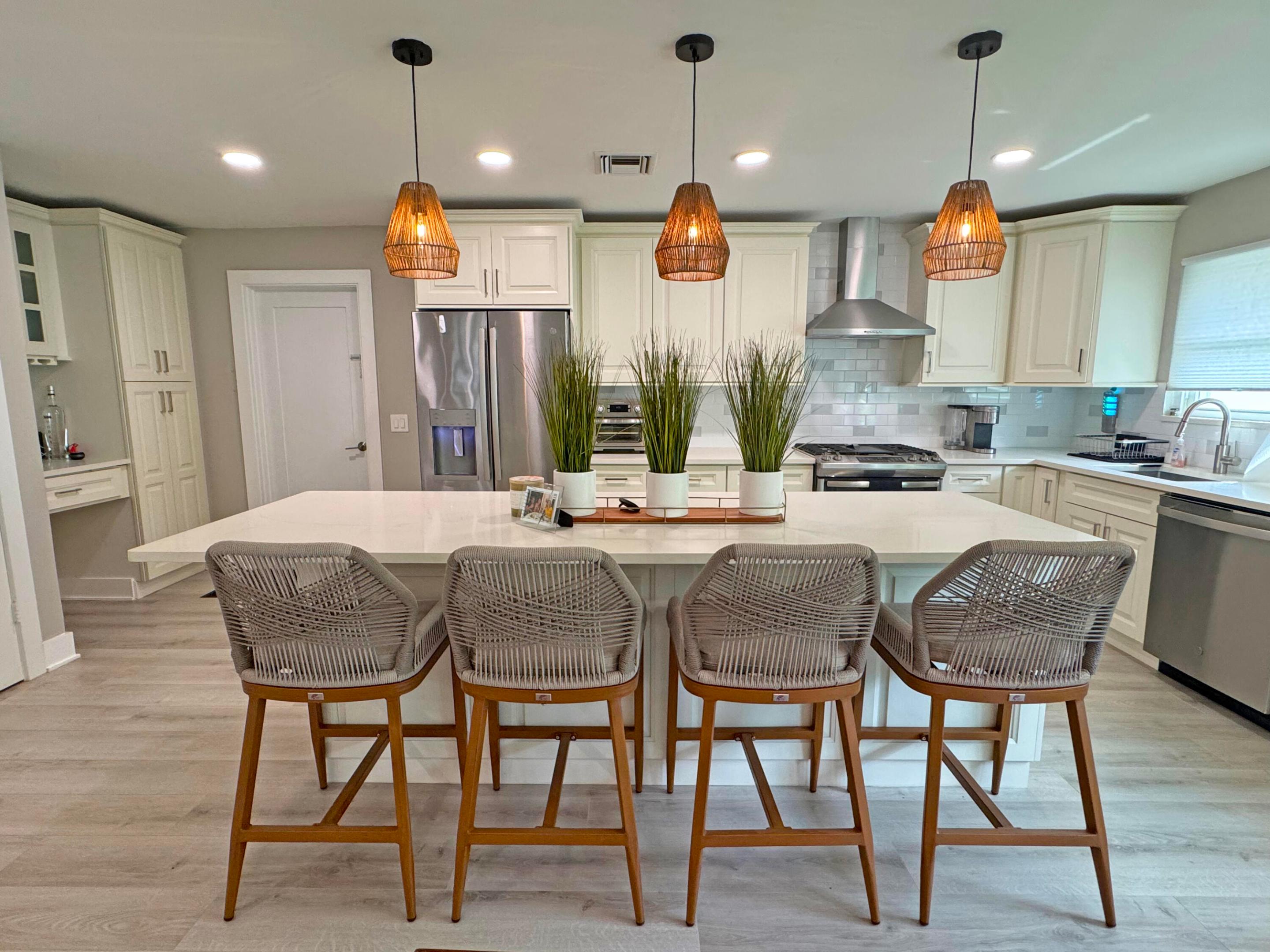 HYPOLUXO PARK - Residential Lease