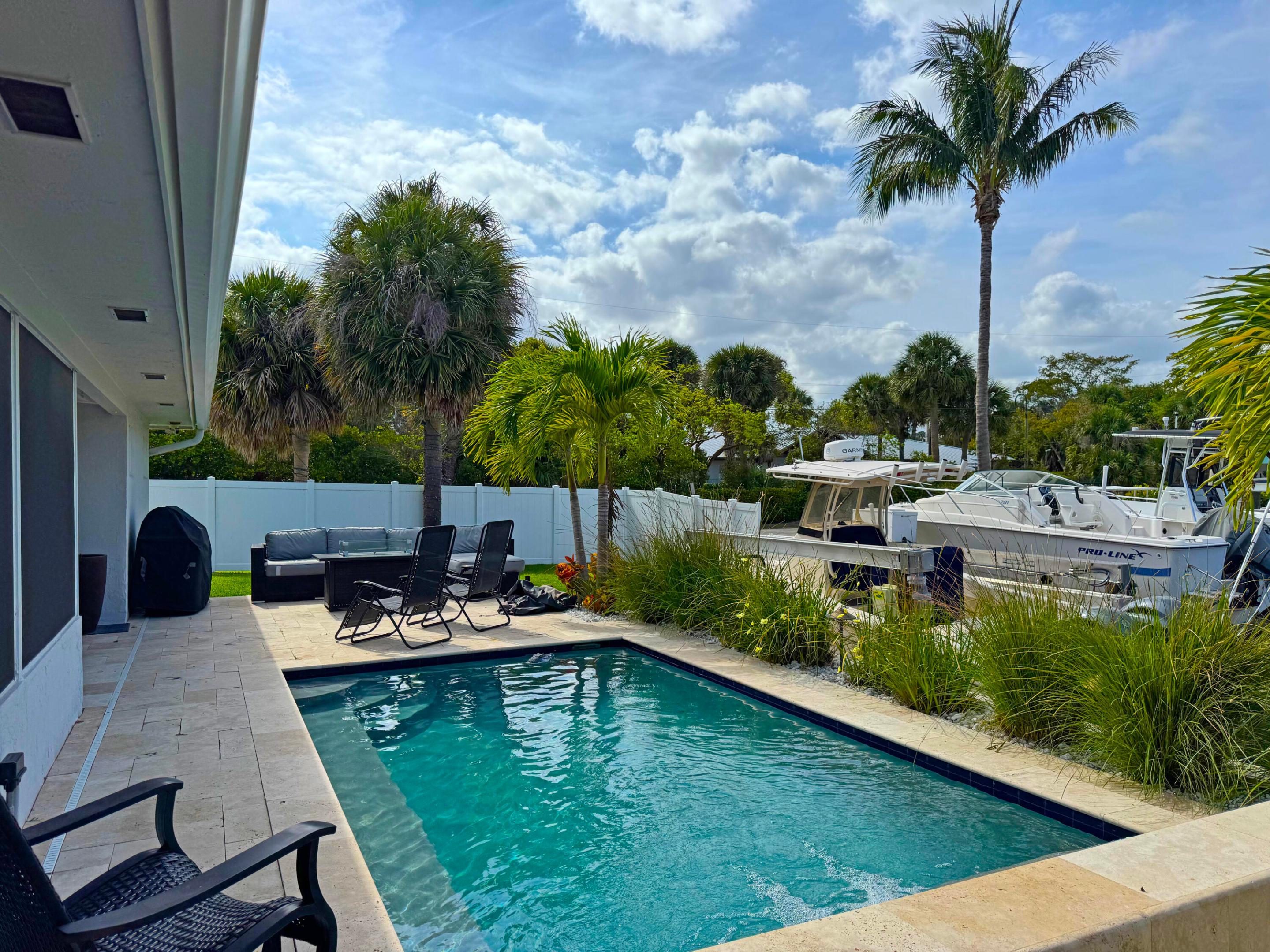 HYPOLUXO PARK - Residential Lease