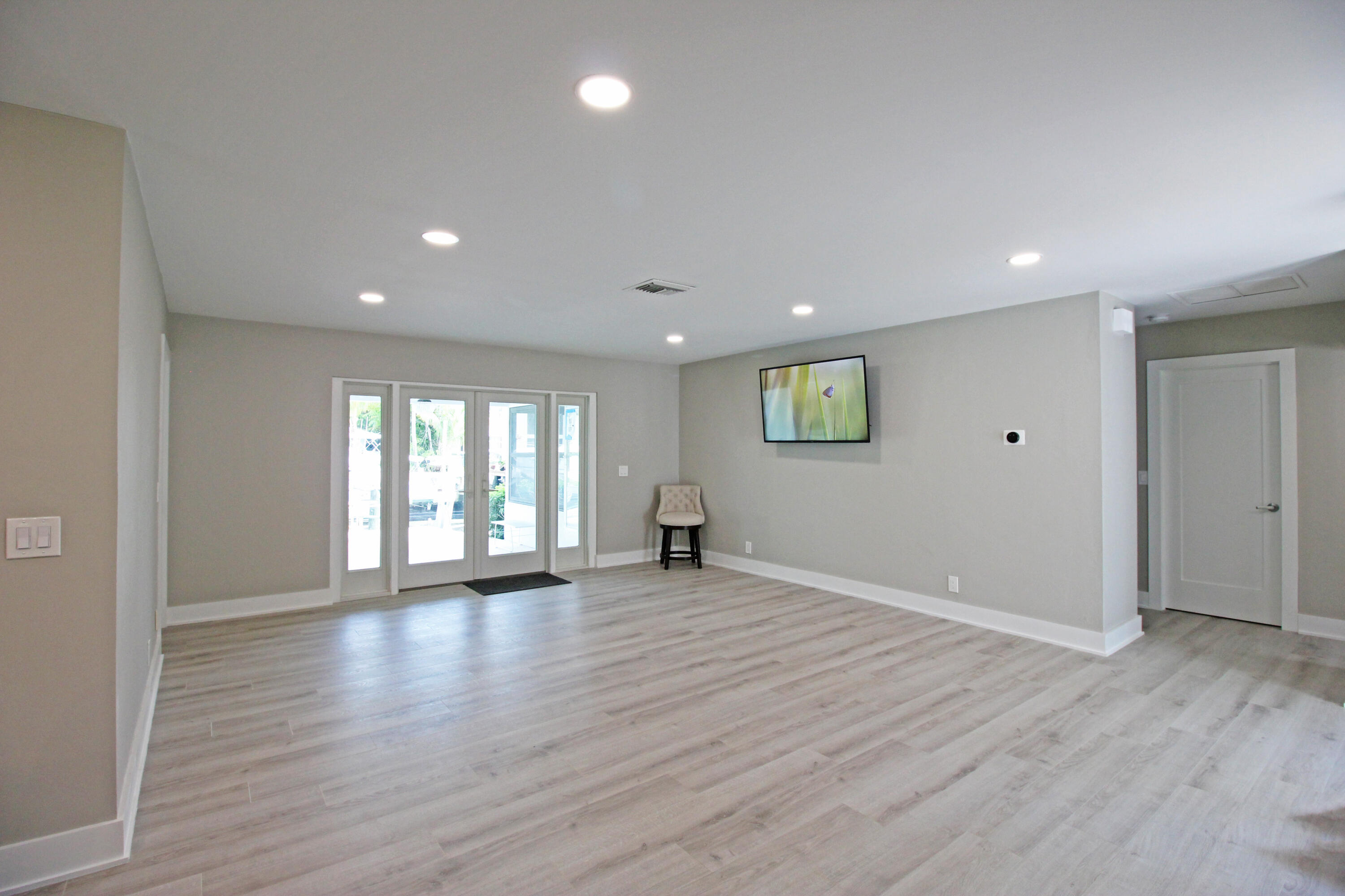 HYPOLUXO PARK - Residential Lease