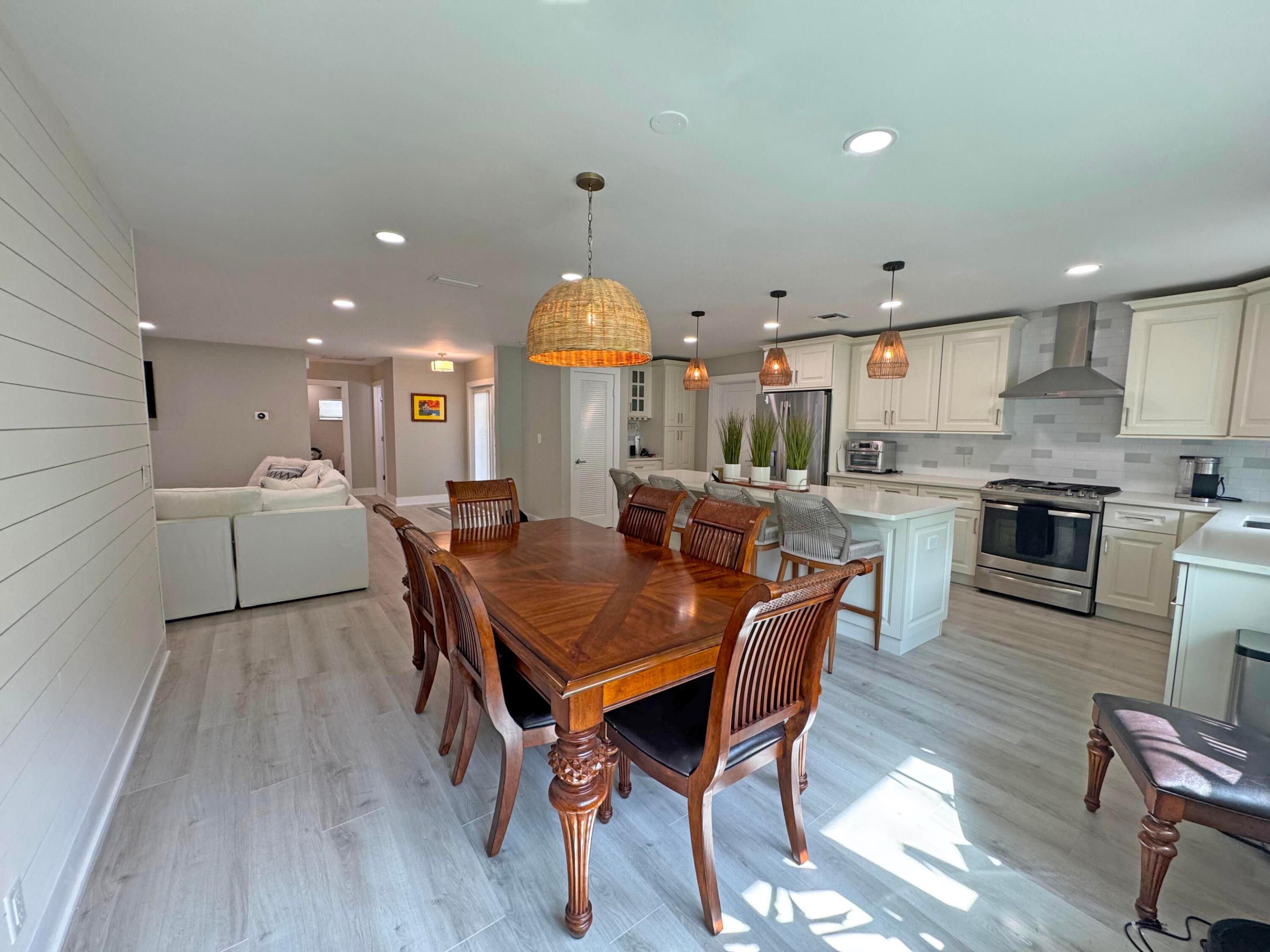 HYPOLUXO PARK - Residential Lease