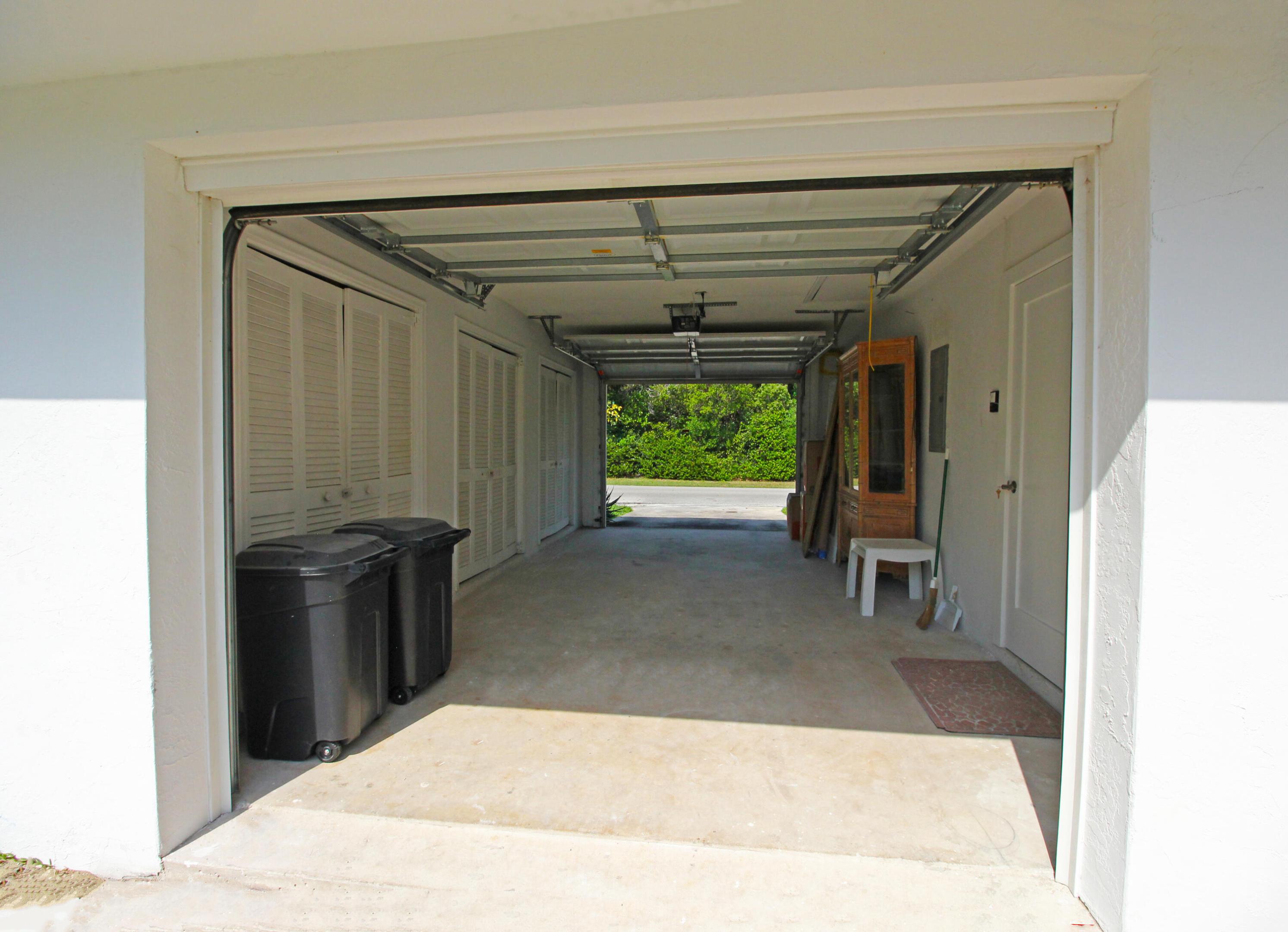 HYPOLUXO PARK - Residential Lease