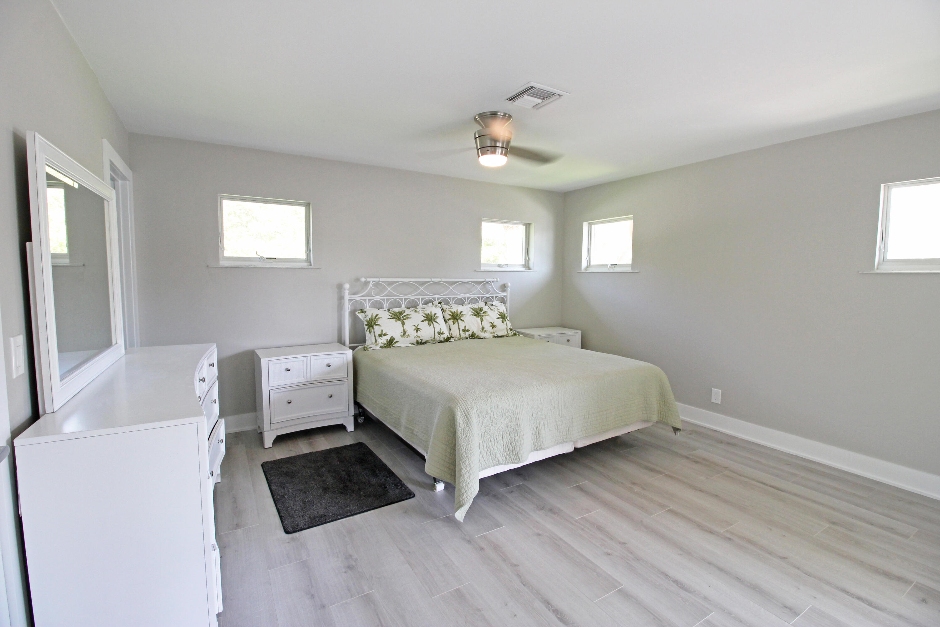 HYPOLUXO PARK - Residential Lease