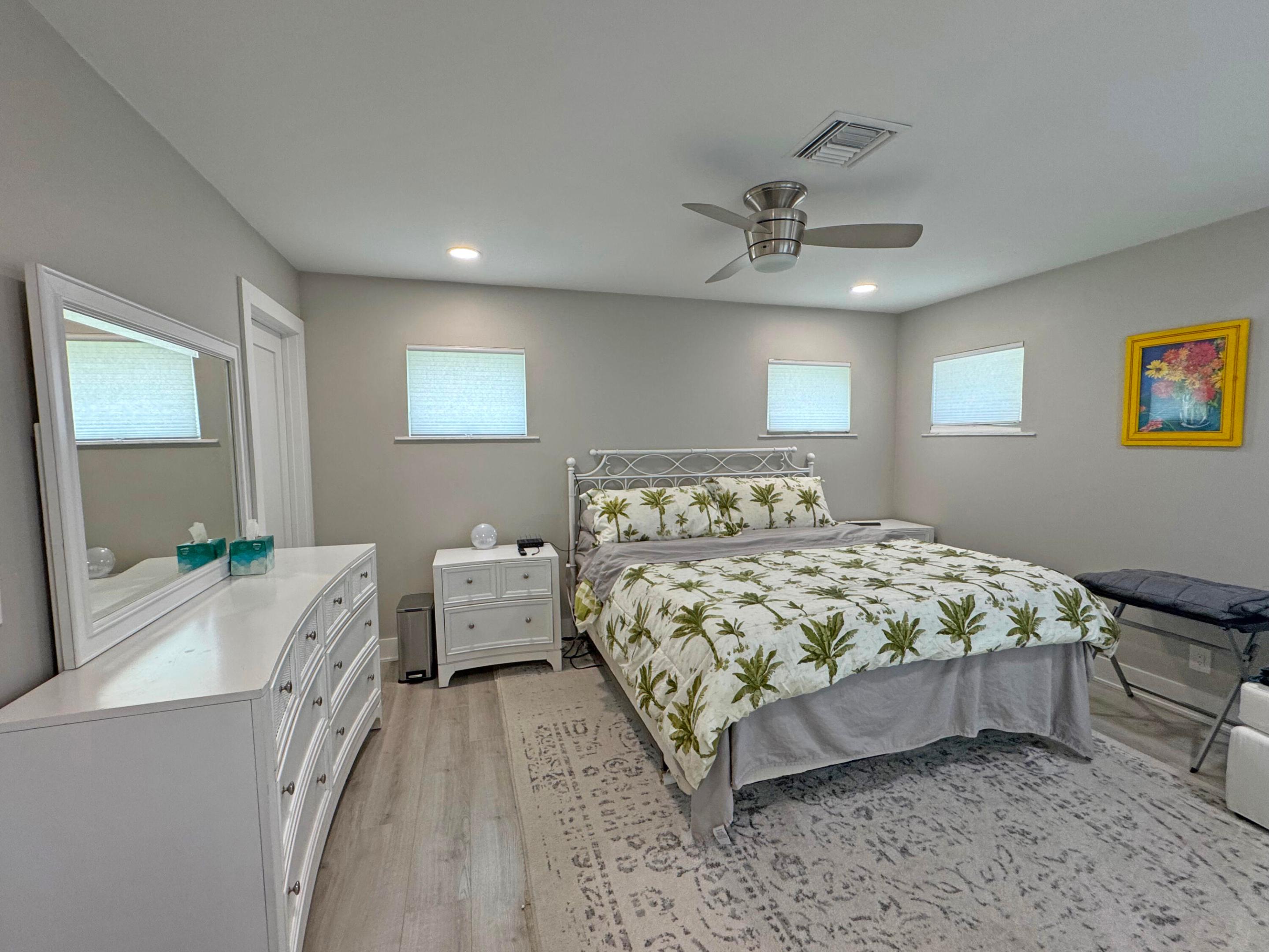 HYPOLUXO PARK - Residential Lease