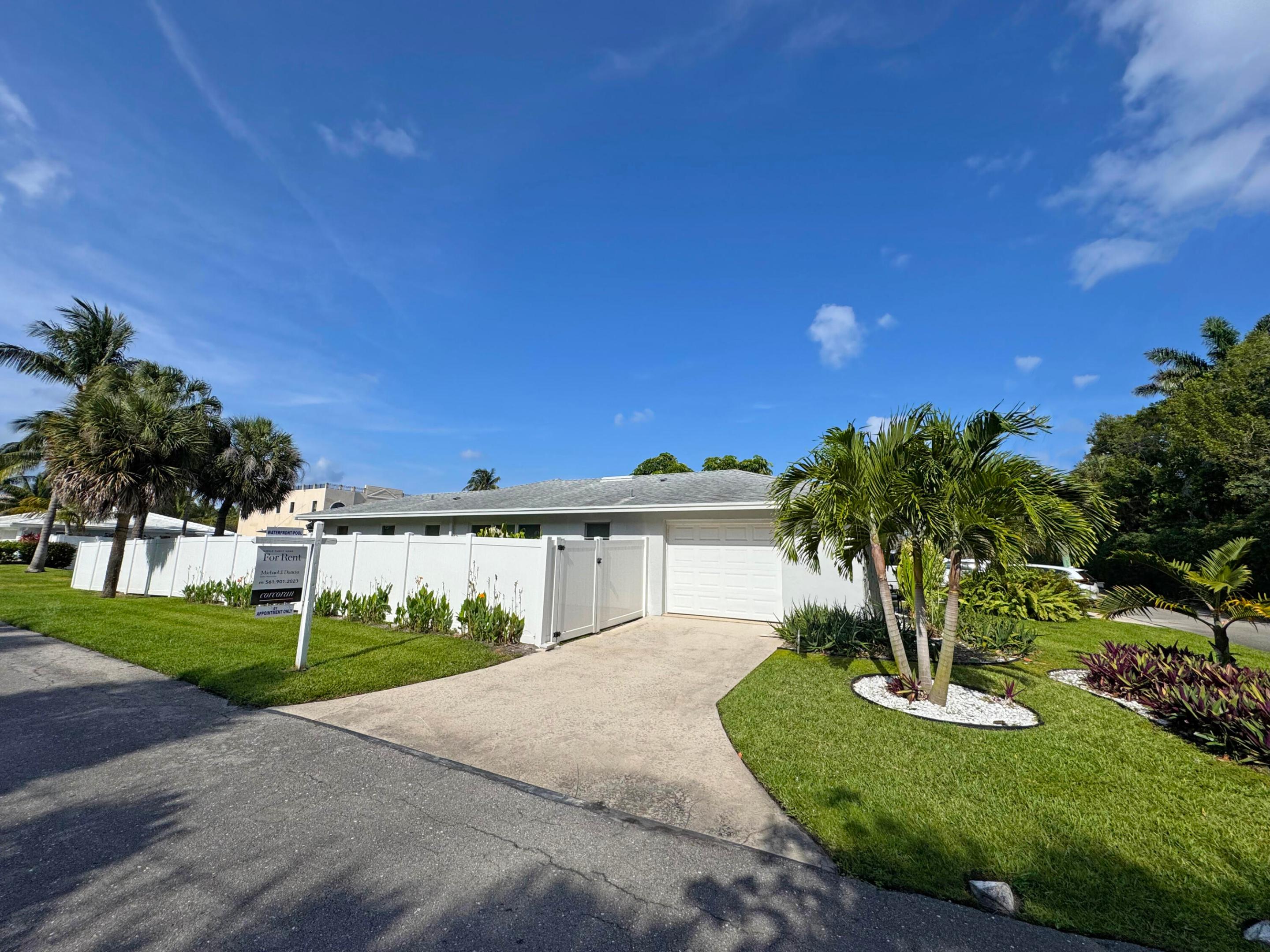 HYPOLUXO PARK - Residential Lease