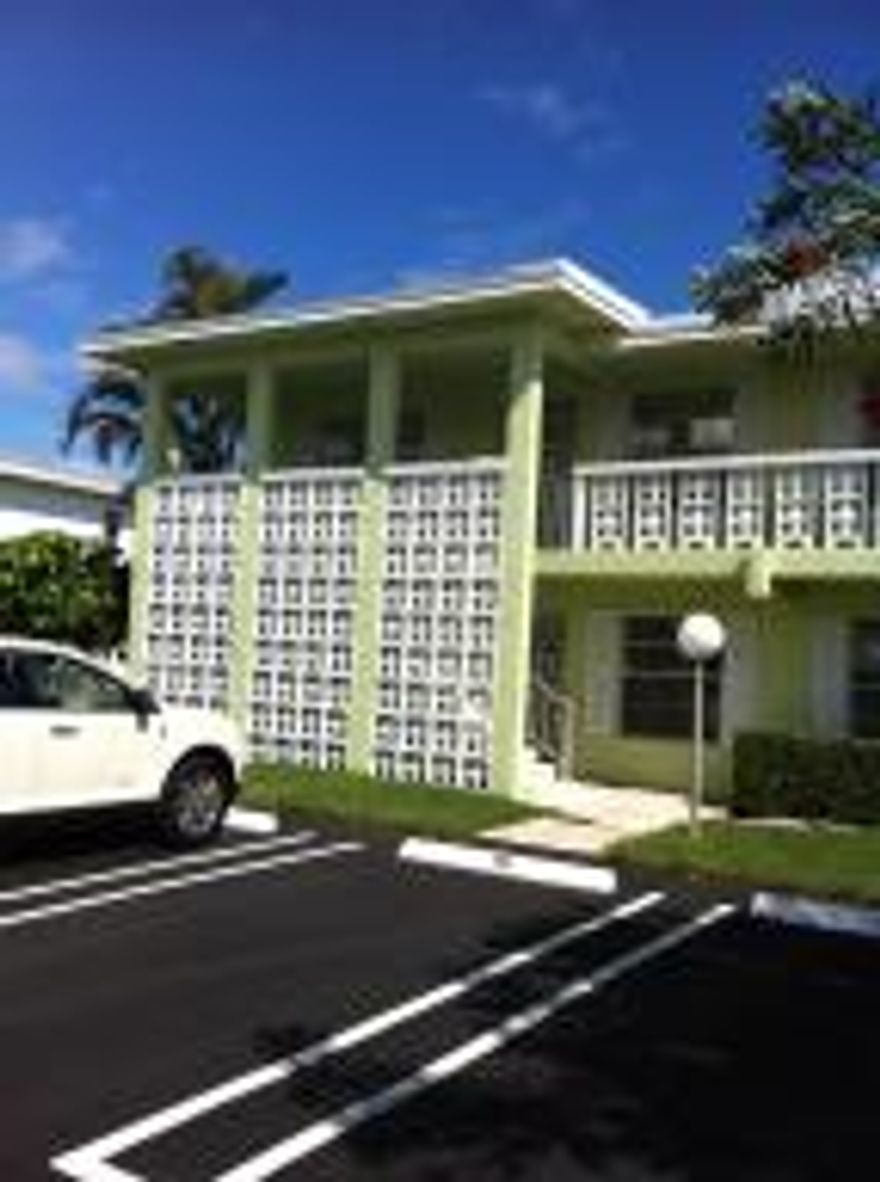 Brand new kitchen cabinets with granite countertop.  New blinds and new flooring in bedrooms. This is a 55 and older community and No smoking. Cats allowed, no dogs per the association. No prior evictions or felonies allowed for any reason.  No businesses ran out of rental.