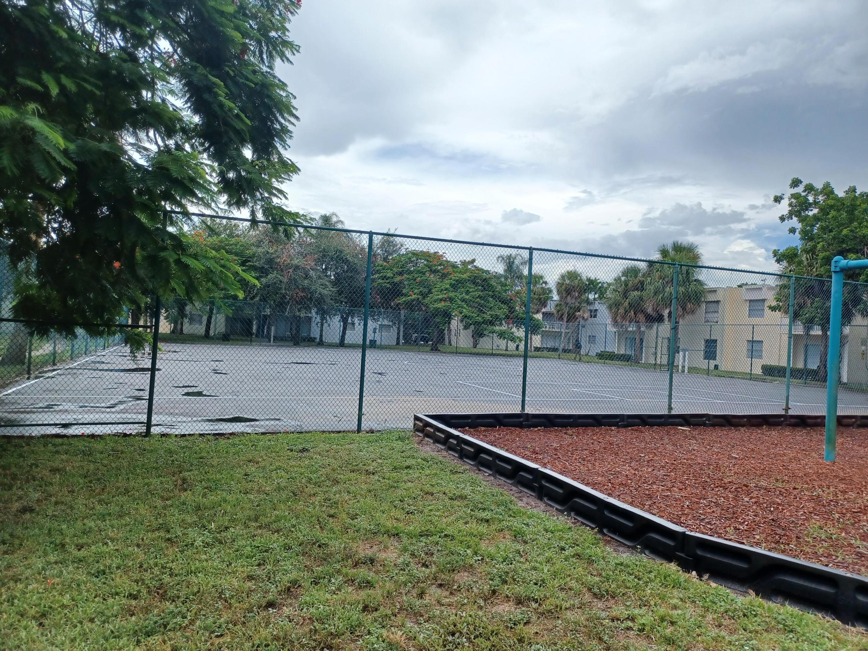 CLEAR LAKE PALMS CONDO - Residential Lease
