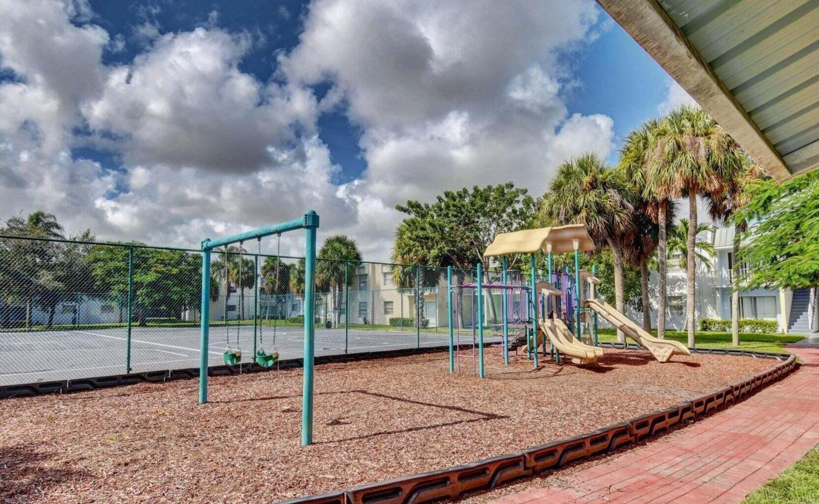 CLEAR LAKE PALMS CONDO - Residential Lease