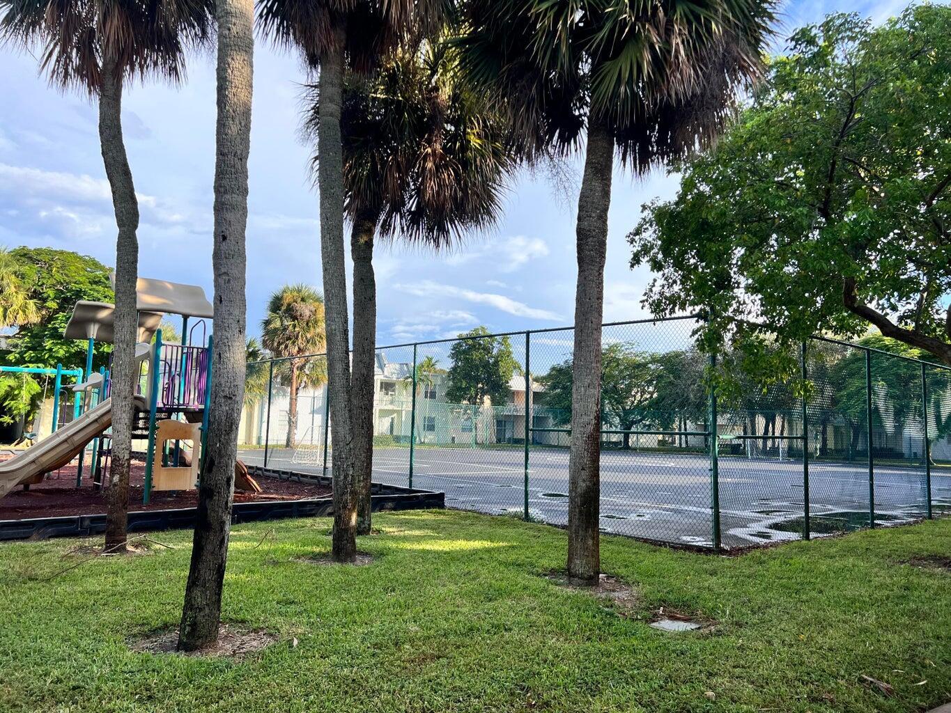 CLEAR LAKE PALMS CONDO - Residential Lease