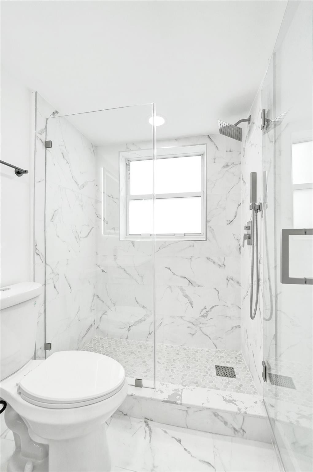 SANTA MONICA CONDOMINIUM - Residential