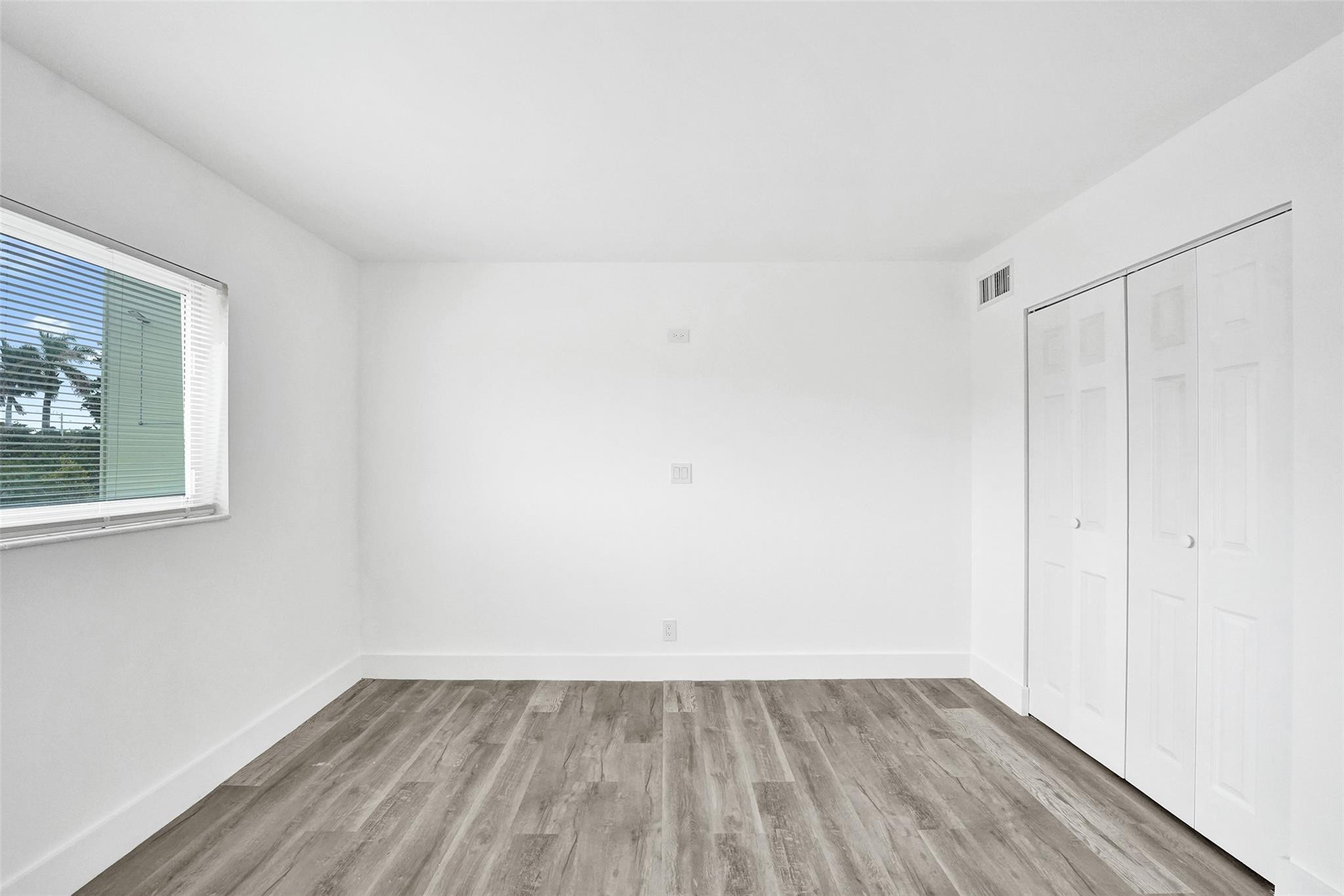 SANTA MONICA CONDOMINIUM - Residential