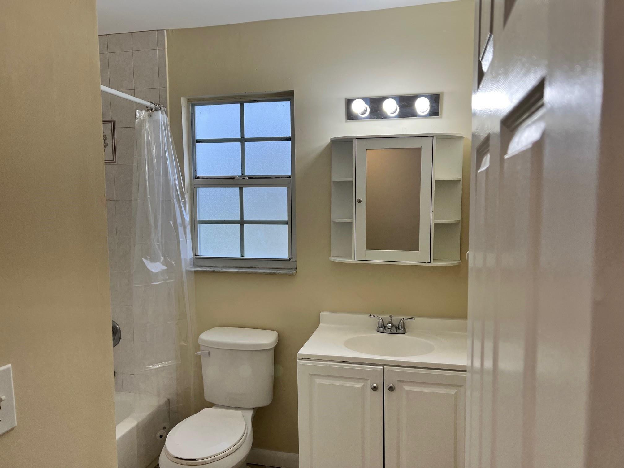 ARLINGTON PARK - Residential Lease