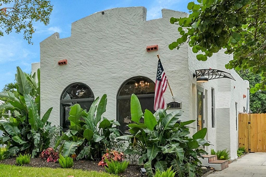 Photo of 5211 Garden Avenue, West Palm Beach, FL 33405 (MLS # R11139033)