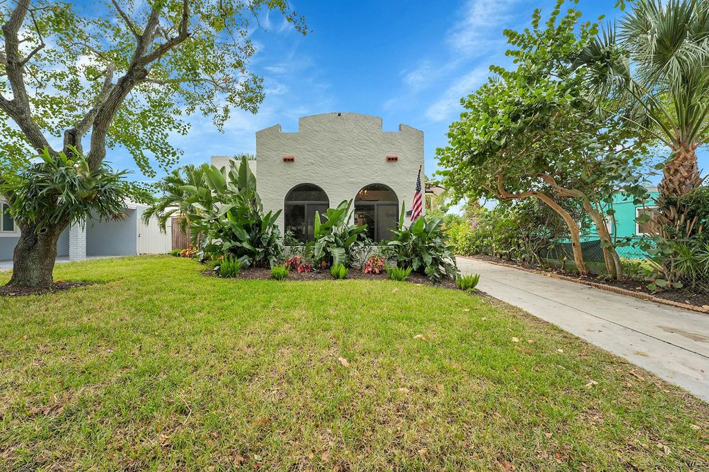 Photo of 5211 Garden Avenue, West Palm Beach, FL 33405 (MLS # R11139033)