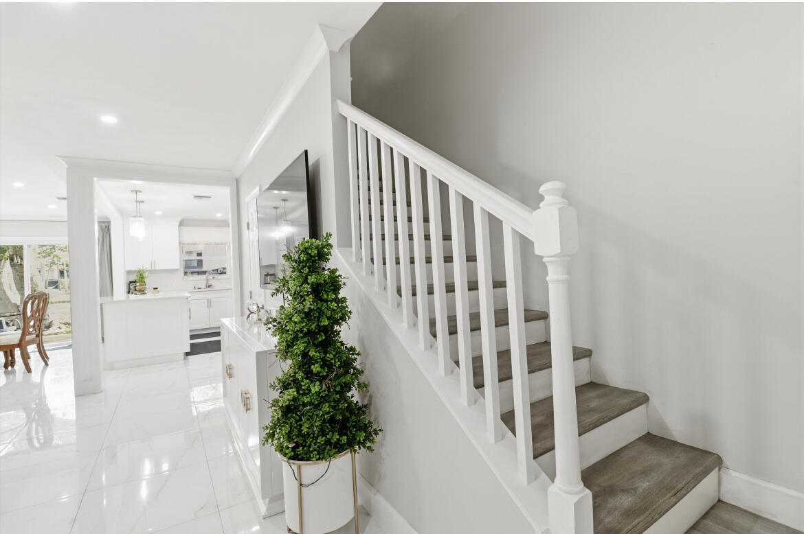 6304 Dockside Circle