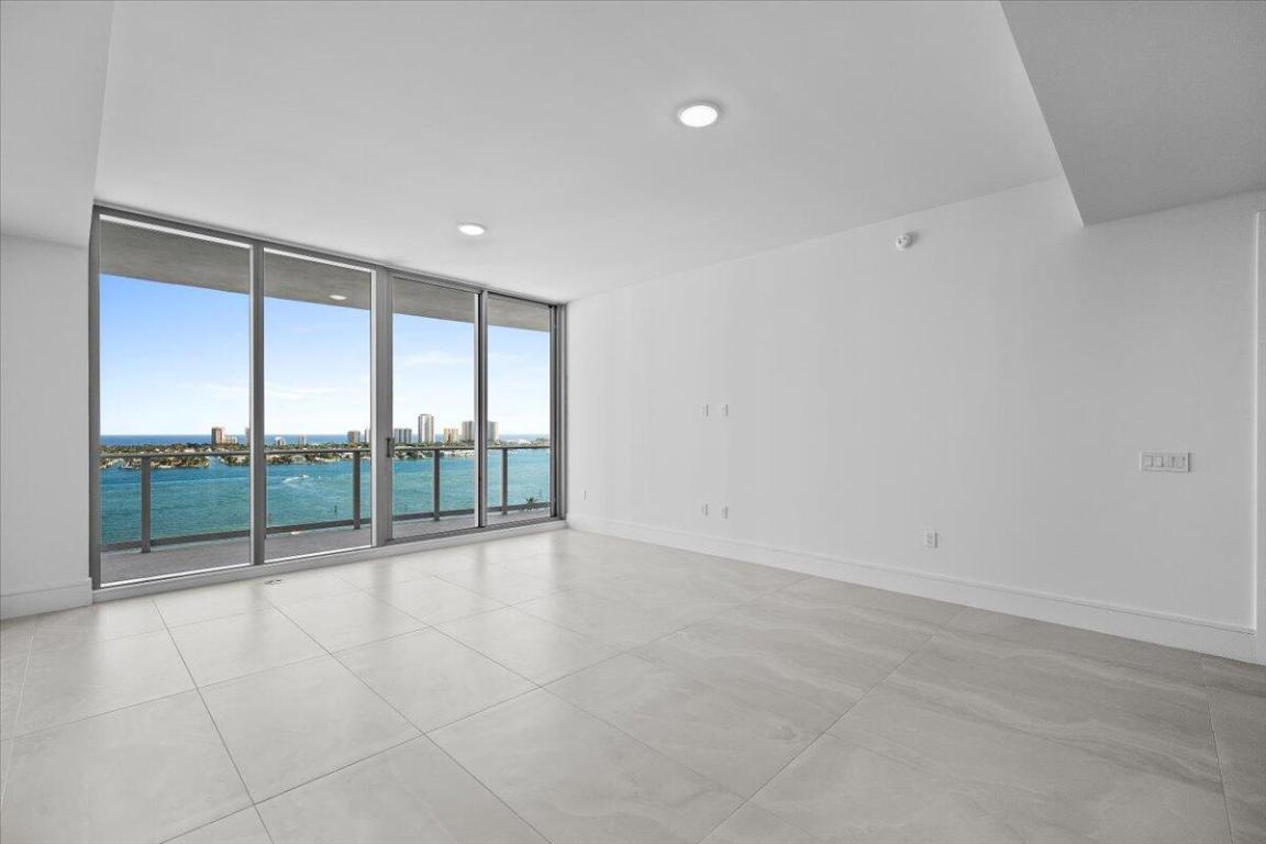 NAUTILUS 220 CONDOMINIUM - Residential Lease