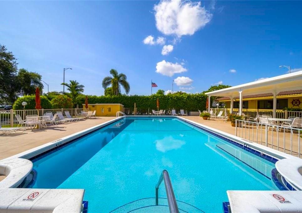 View Pompano Beach, FL 33062 condo