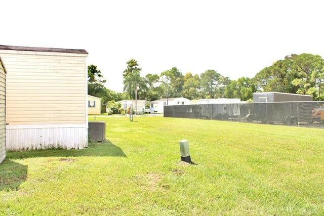 Sunshine Mobile Manor - Residential