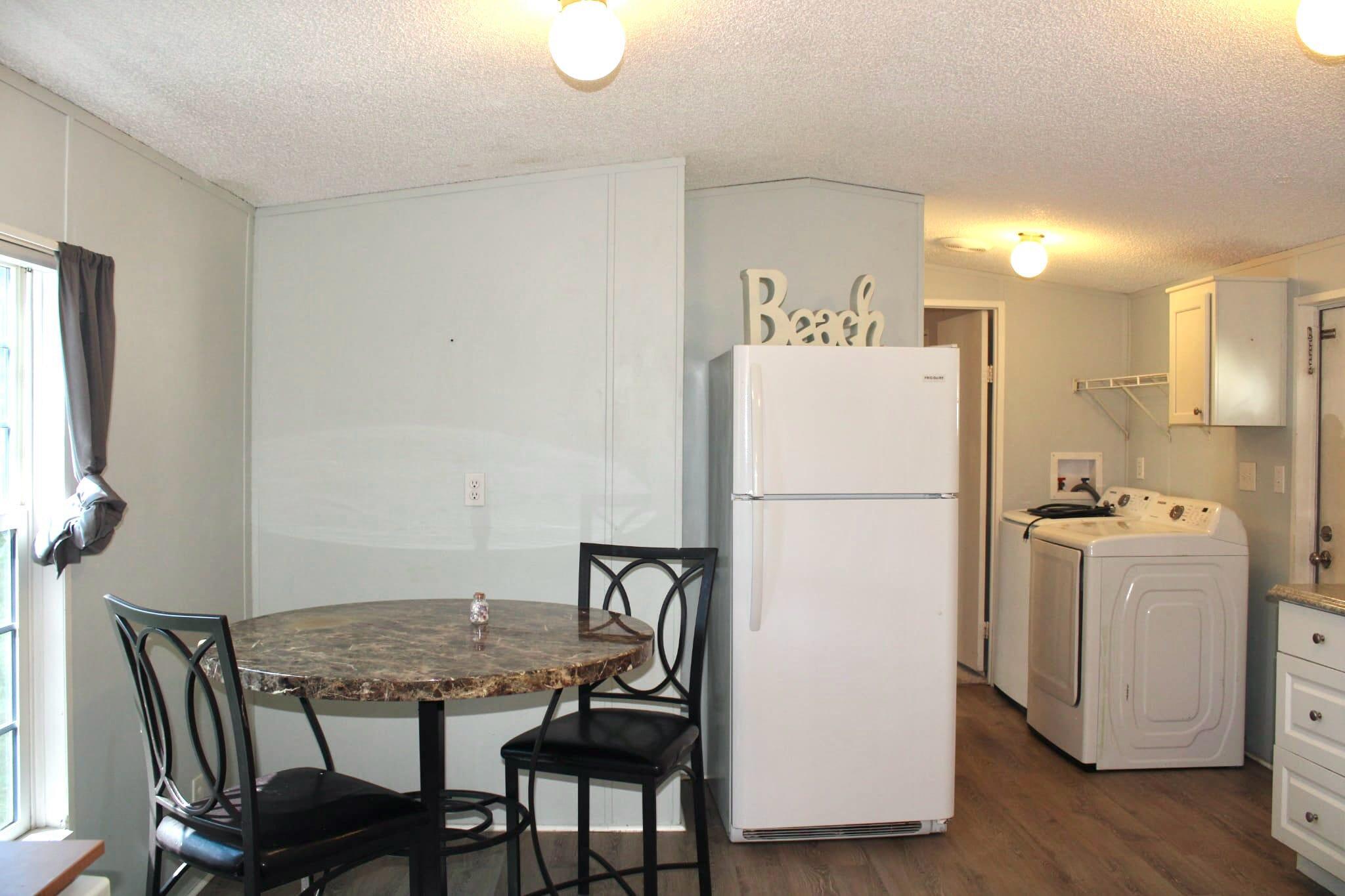 Sunshine Mobile Manor - Residential