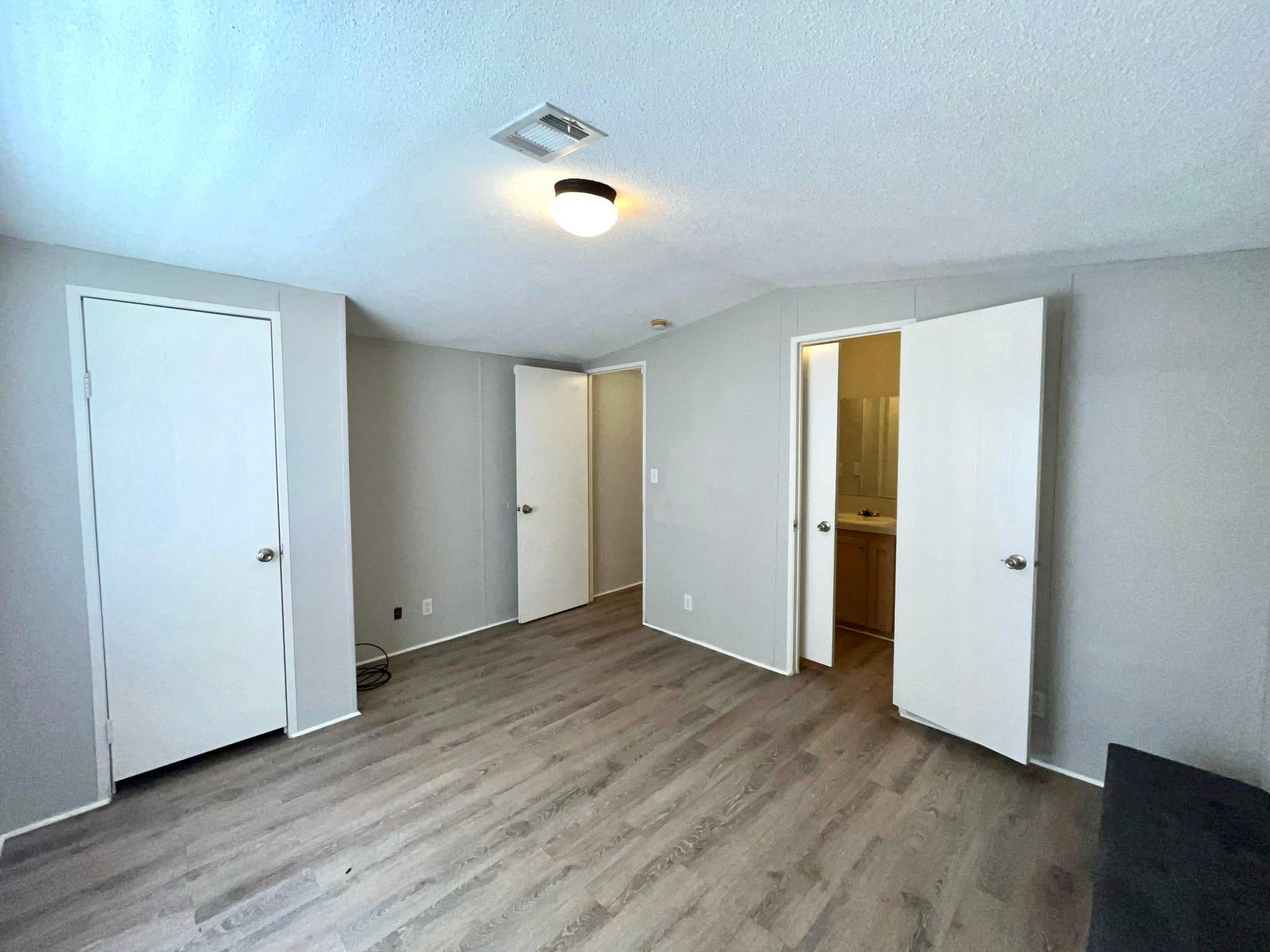 Sunshine Mobile Manor - Residential