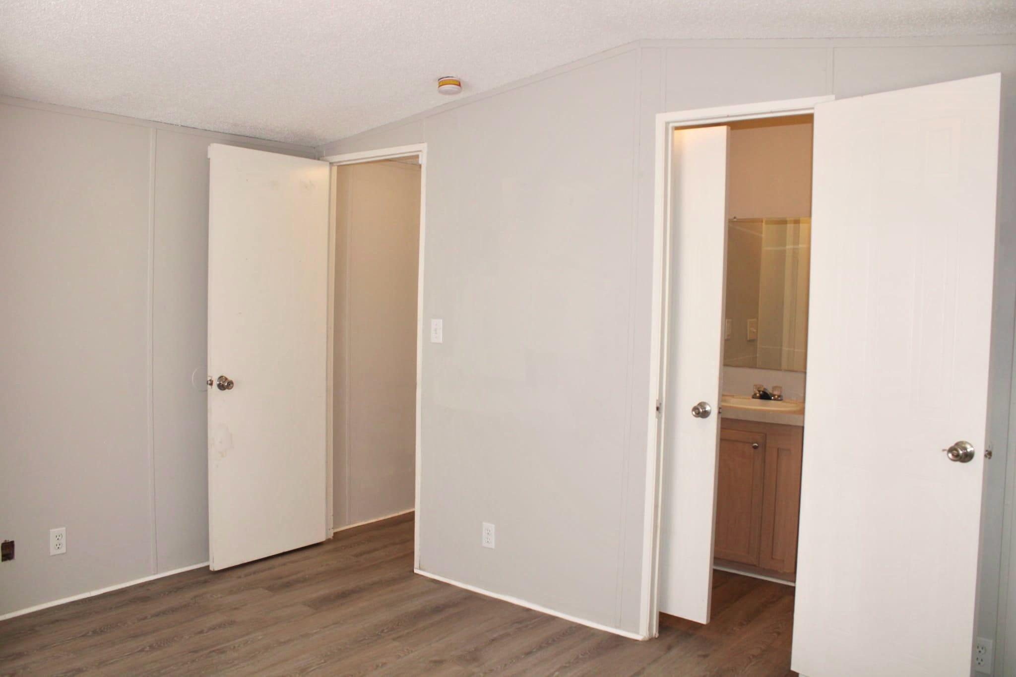 Sunshine Mobile Manor - Residential