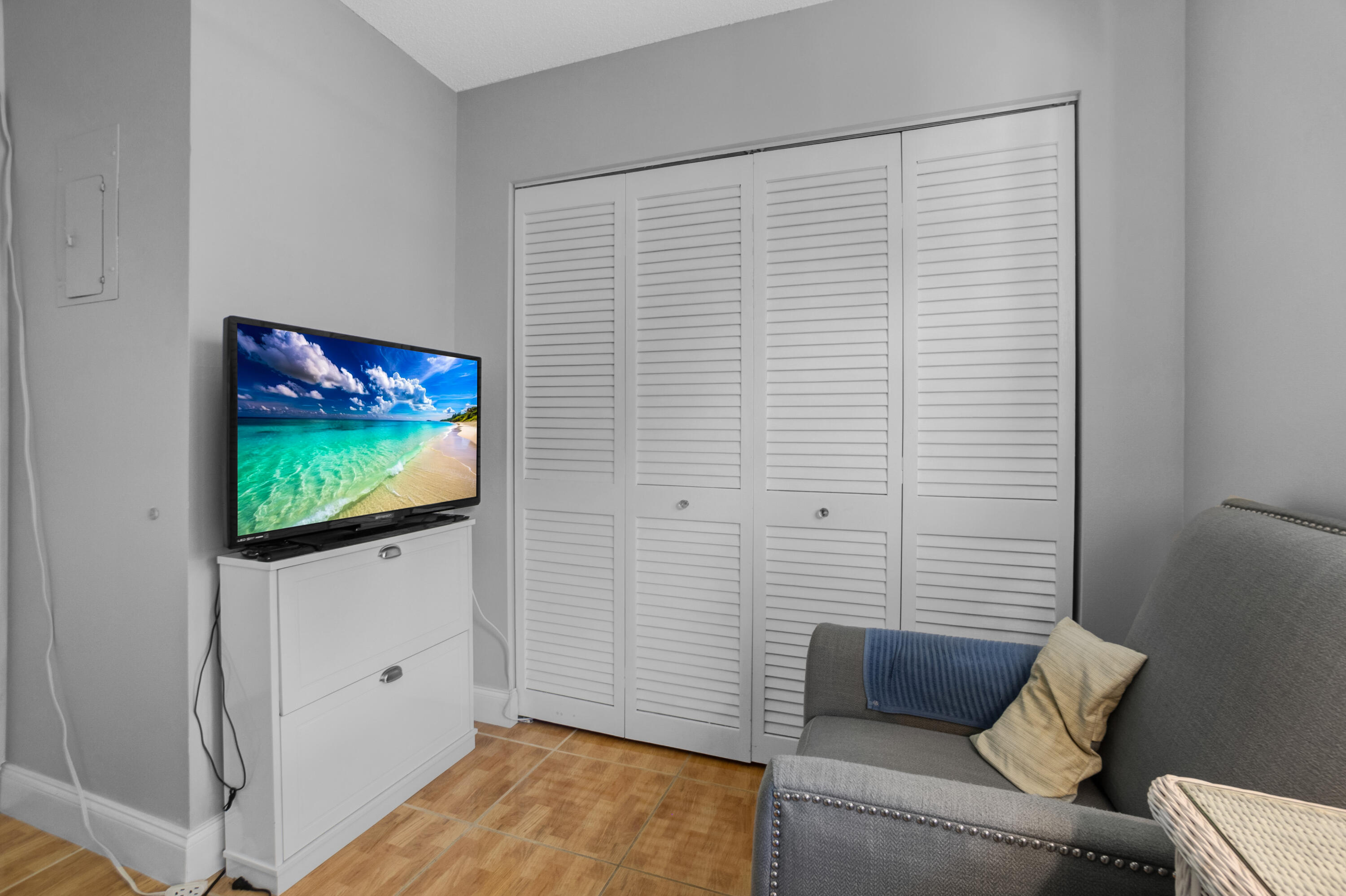 FOUR SEA SUNS CONDO - Residential