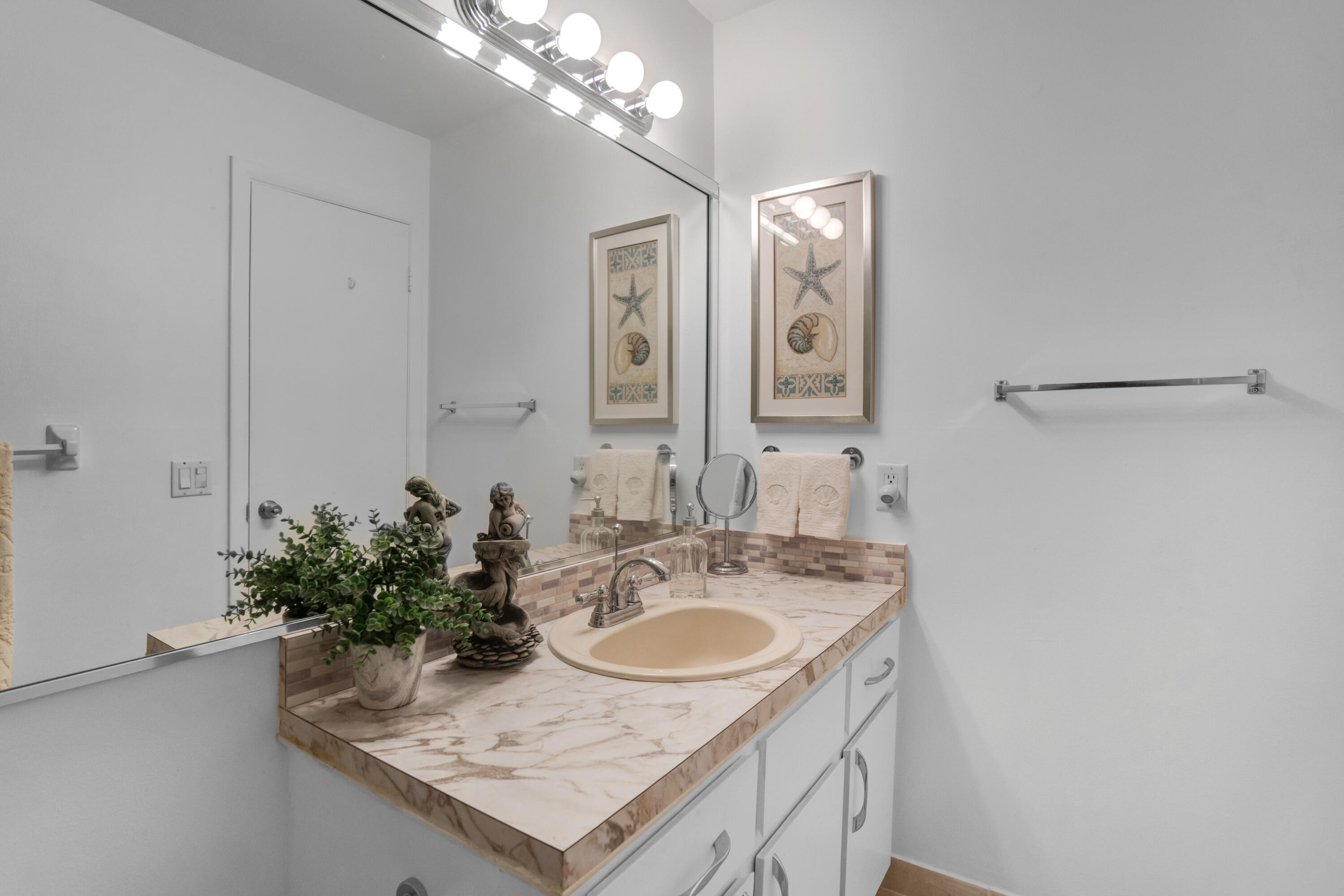 FOUR SEA SUNS CONDO - Residential