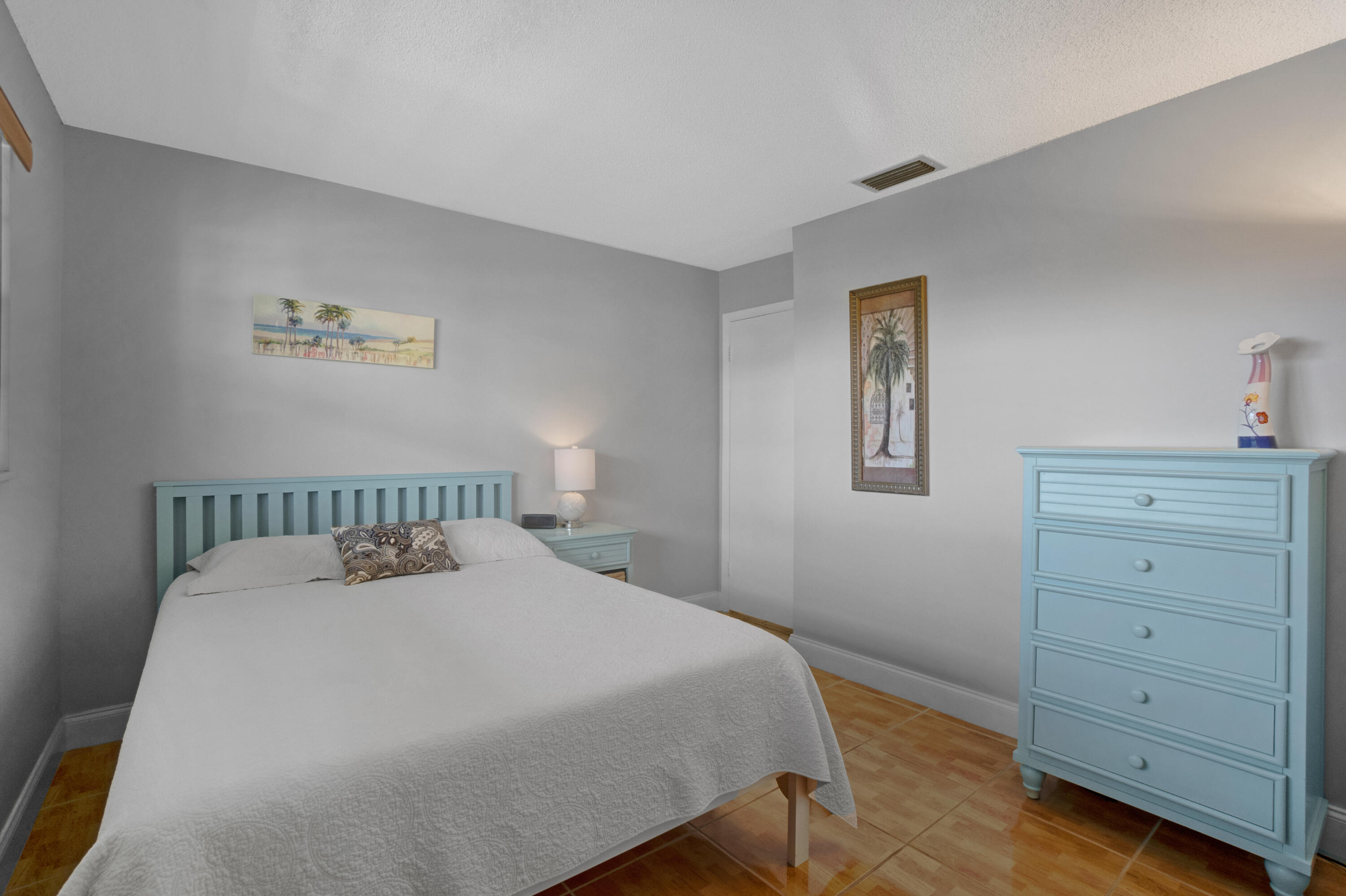 FOUR SEA SUNS CONDO - Residential