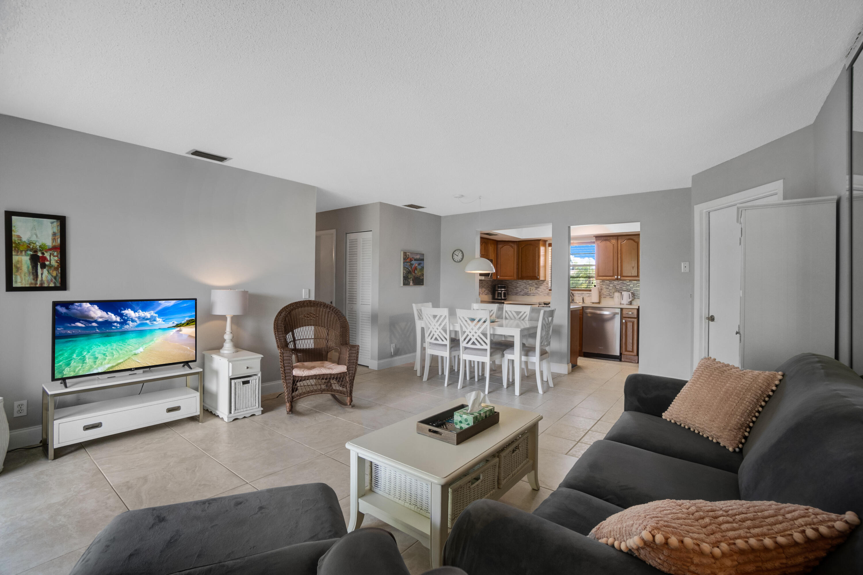 FOUR SEA SUNS CONDO - Residential