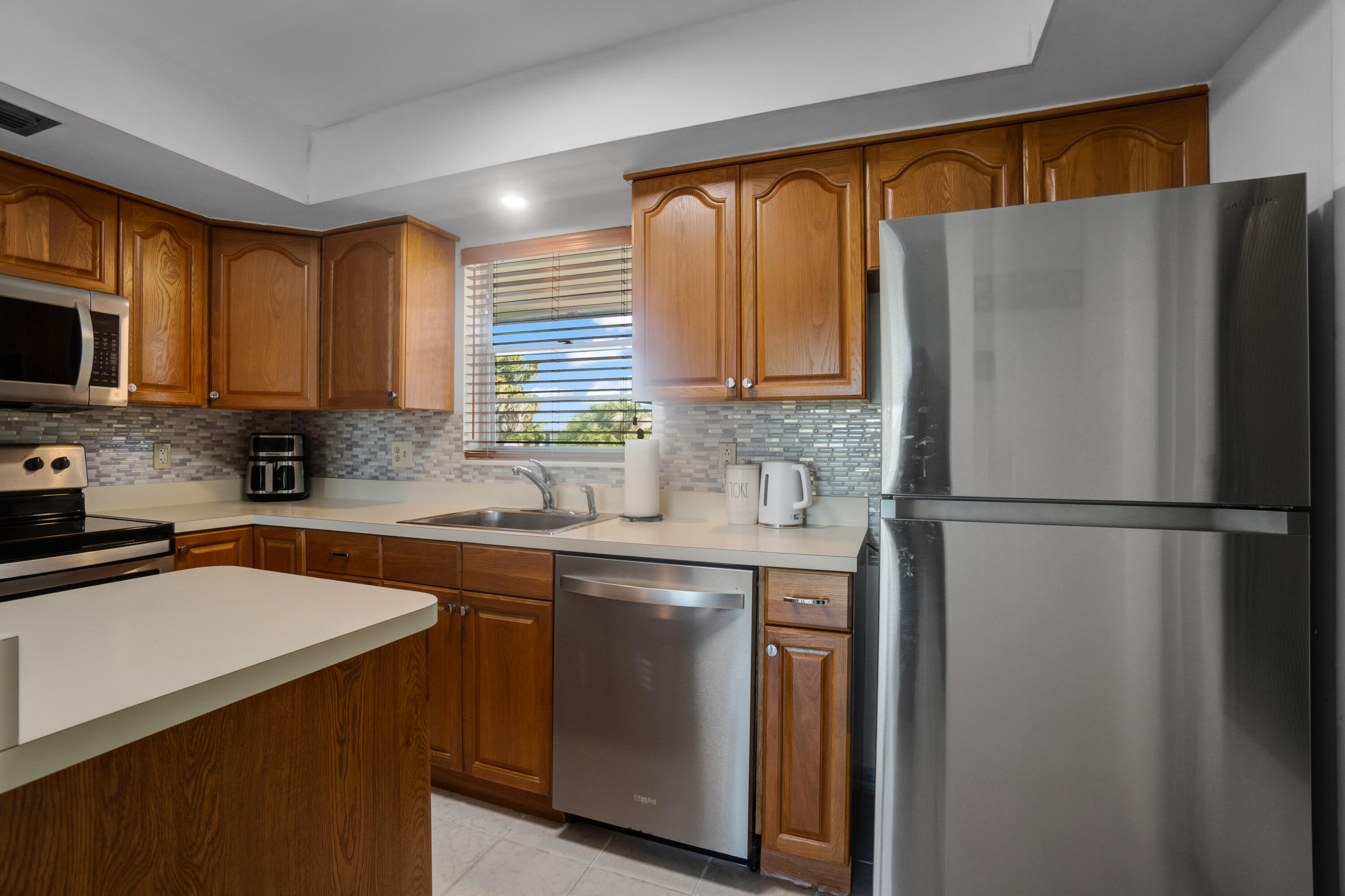 FOUR SEA SUNS CONDO - Residential