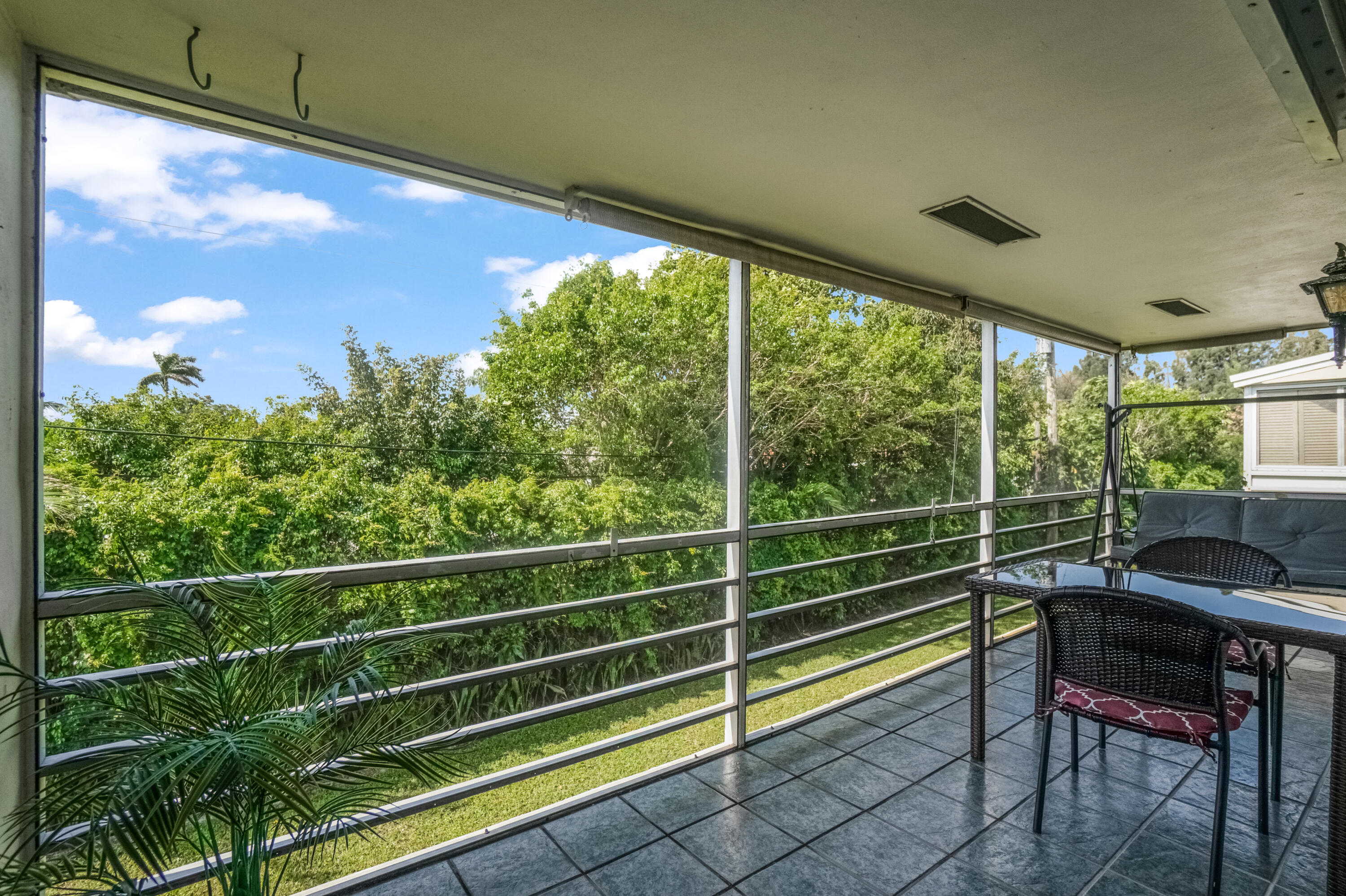 FOUR SEA SUNS CONDO - Residential