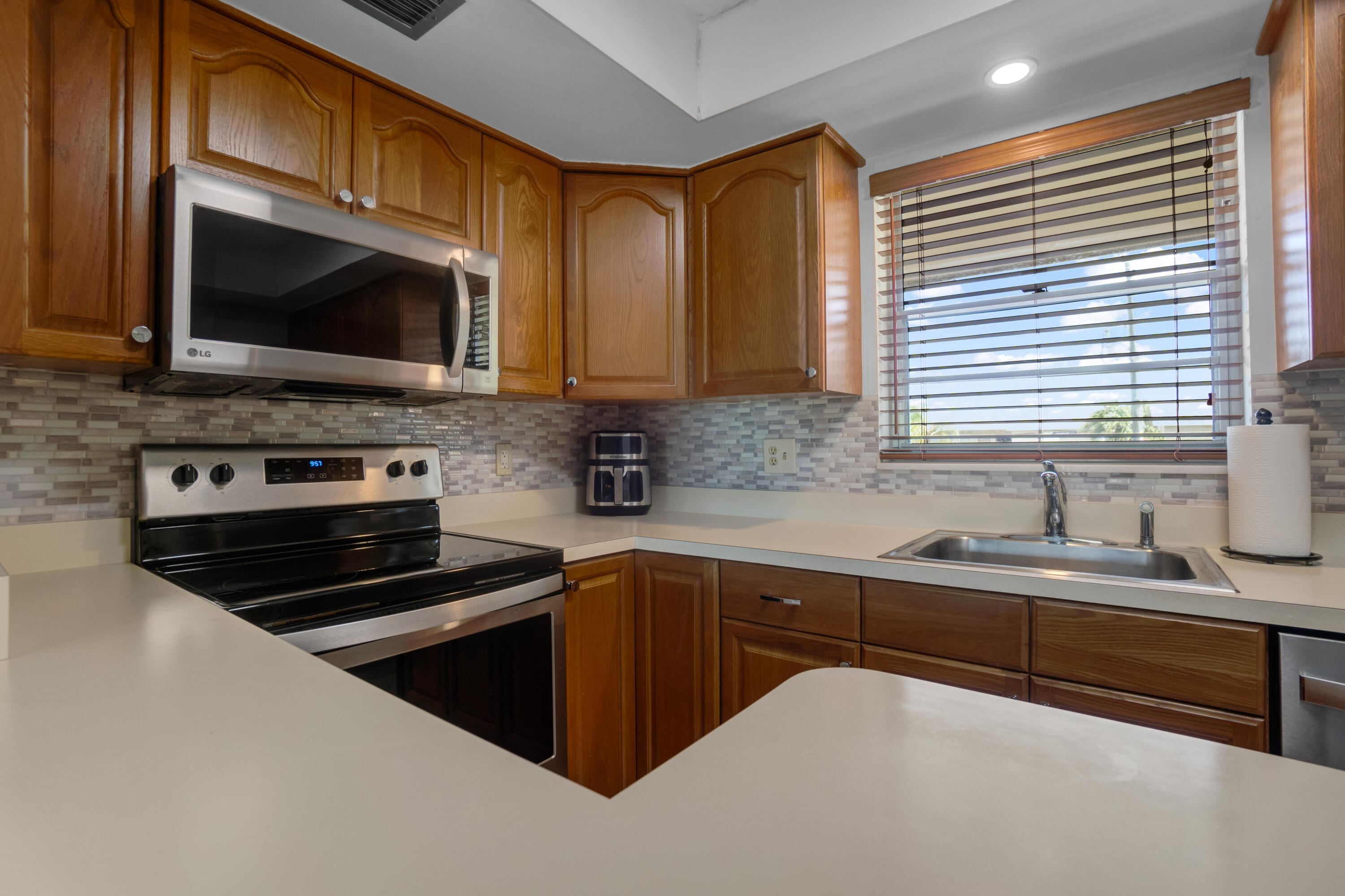 FOUR SEA SUNS CONDO - Residential