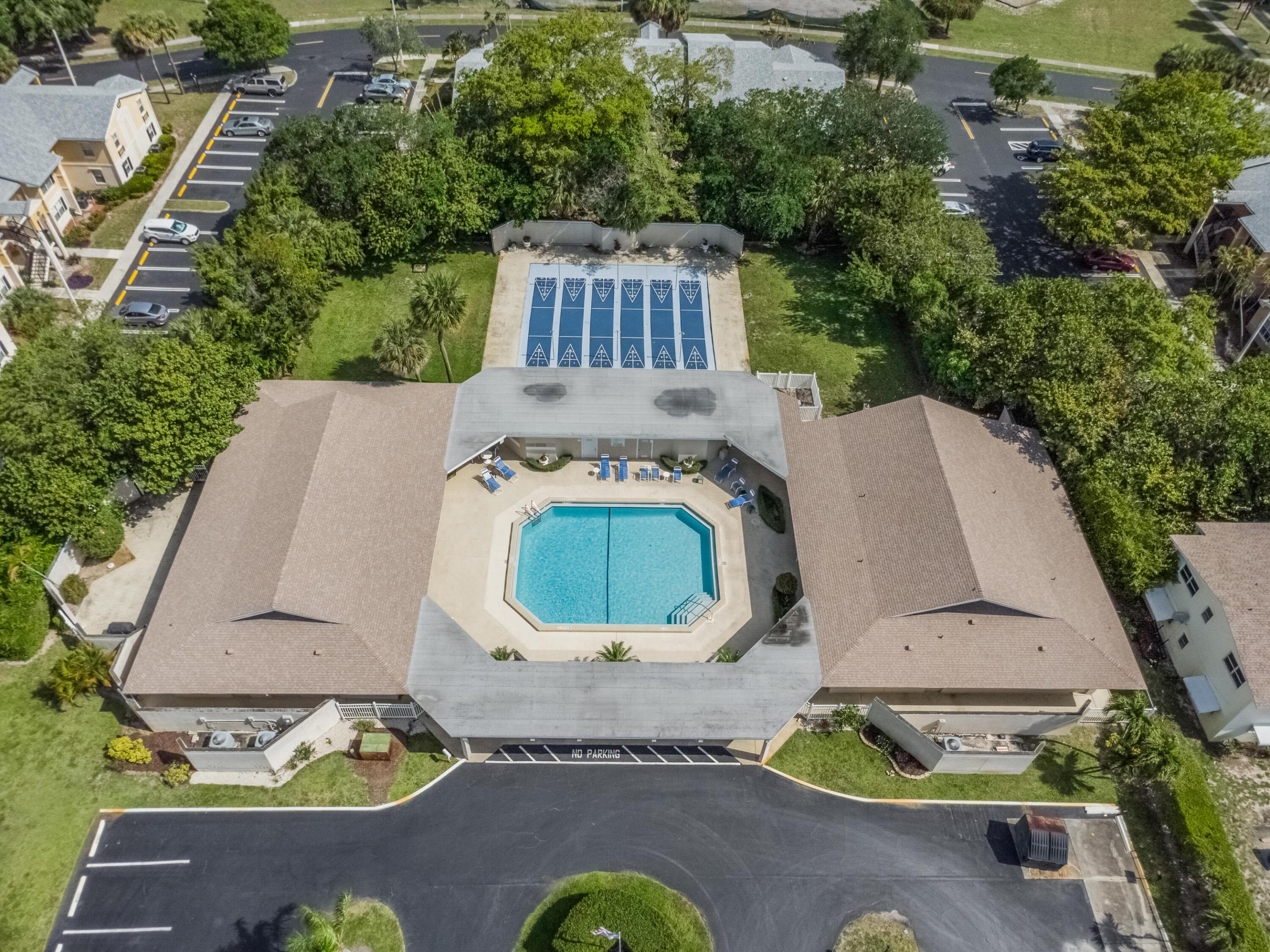 FOUR SEA SUNS CONDO - Residential