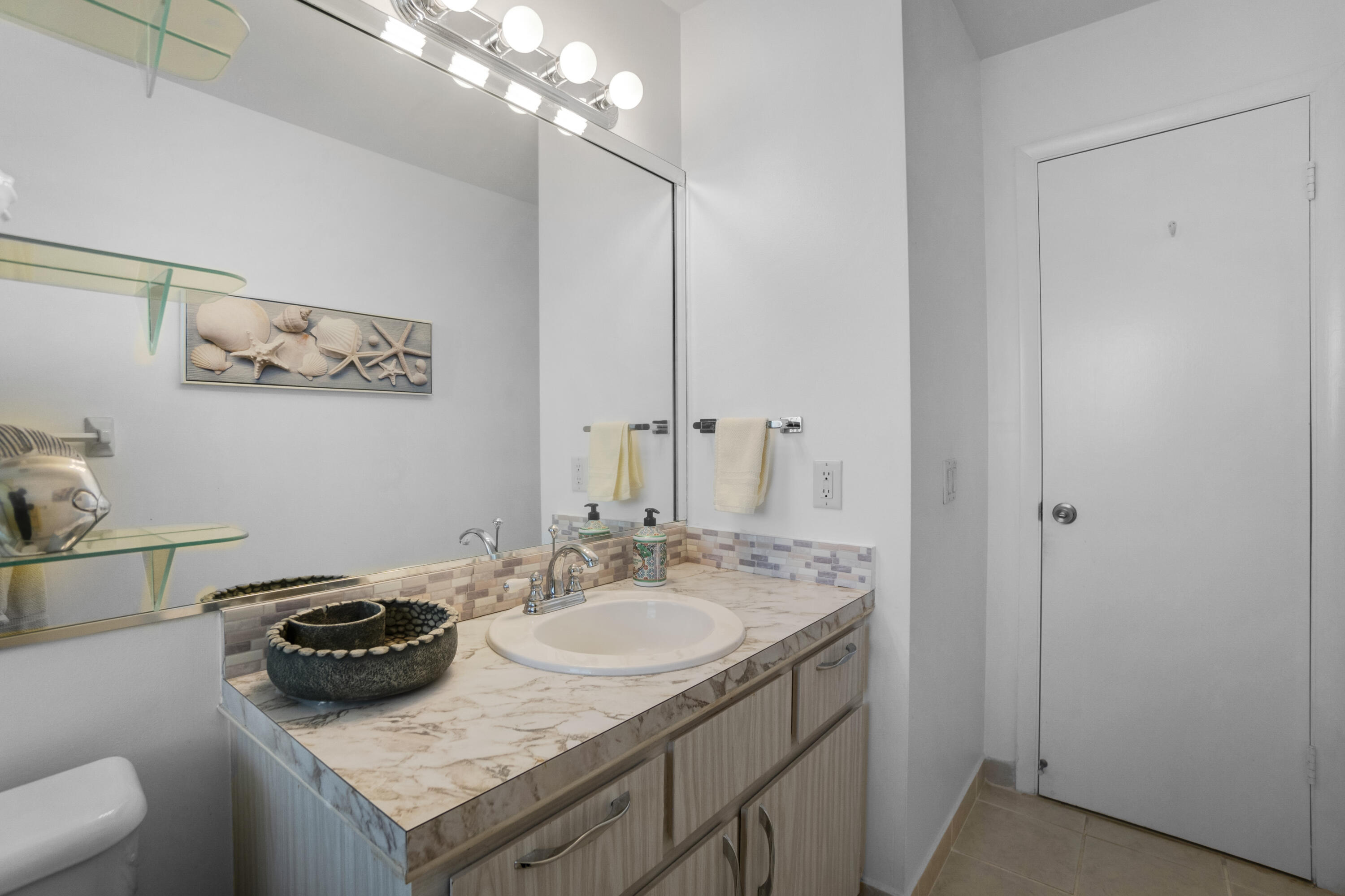 FOUR SEA SUNS CONDO - Residential