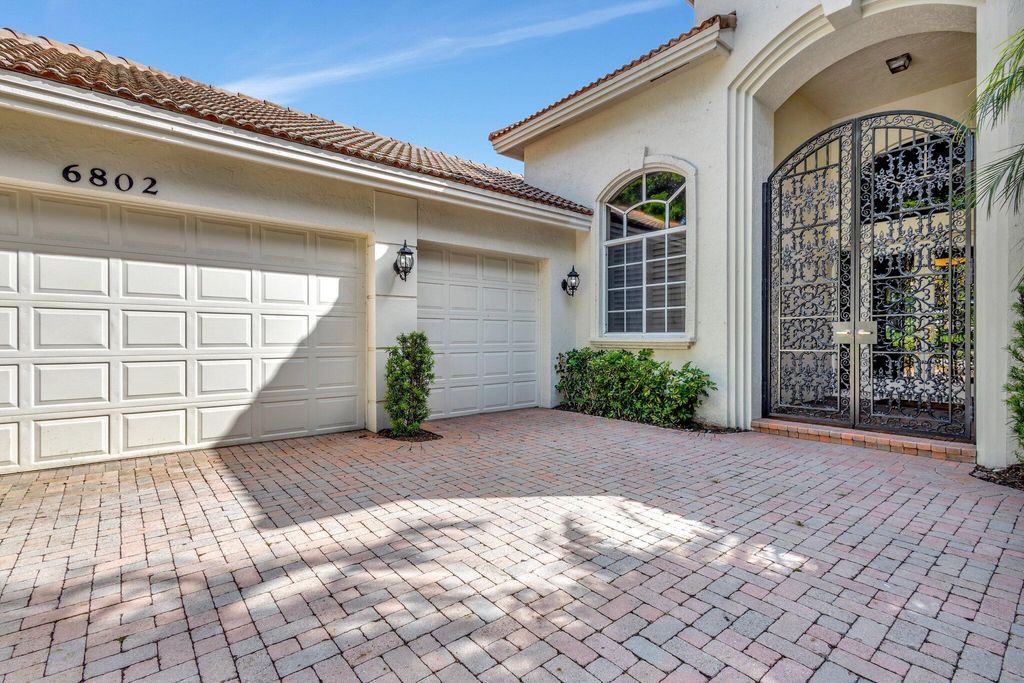 Photo of 6802 Casa Grande Way, Delray Beach, FL 33446 (MLS # B26007883)