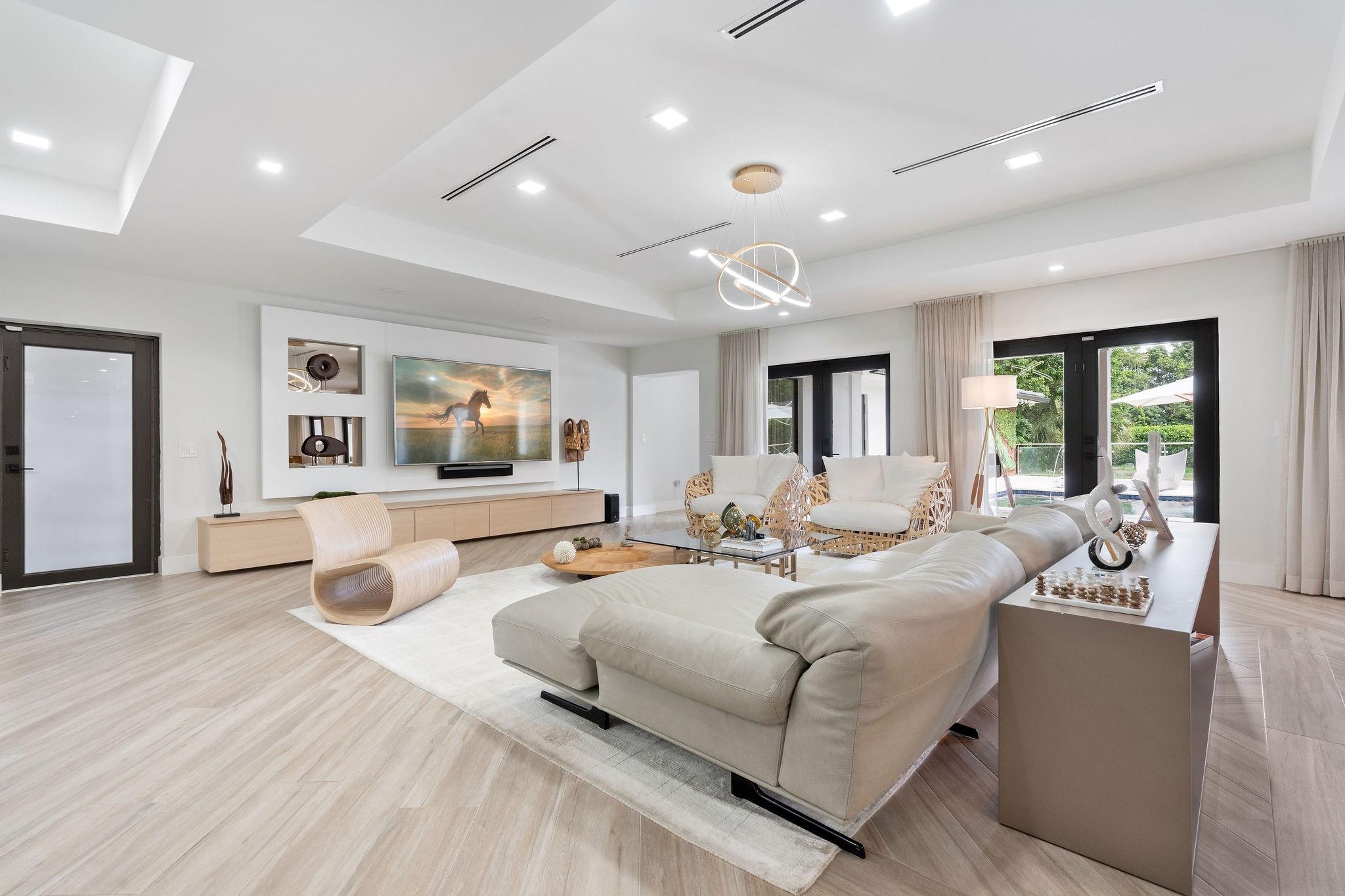 SUNSHINE RANCHES - Residential