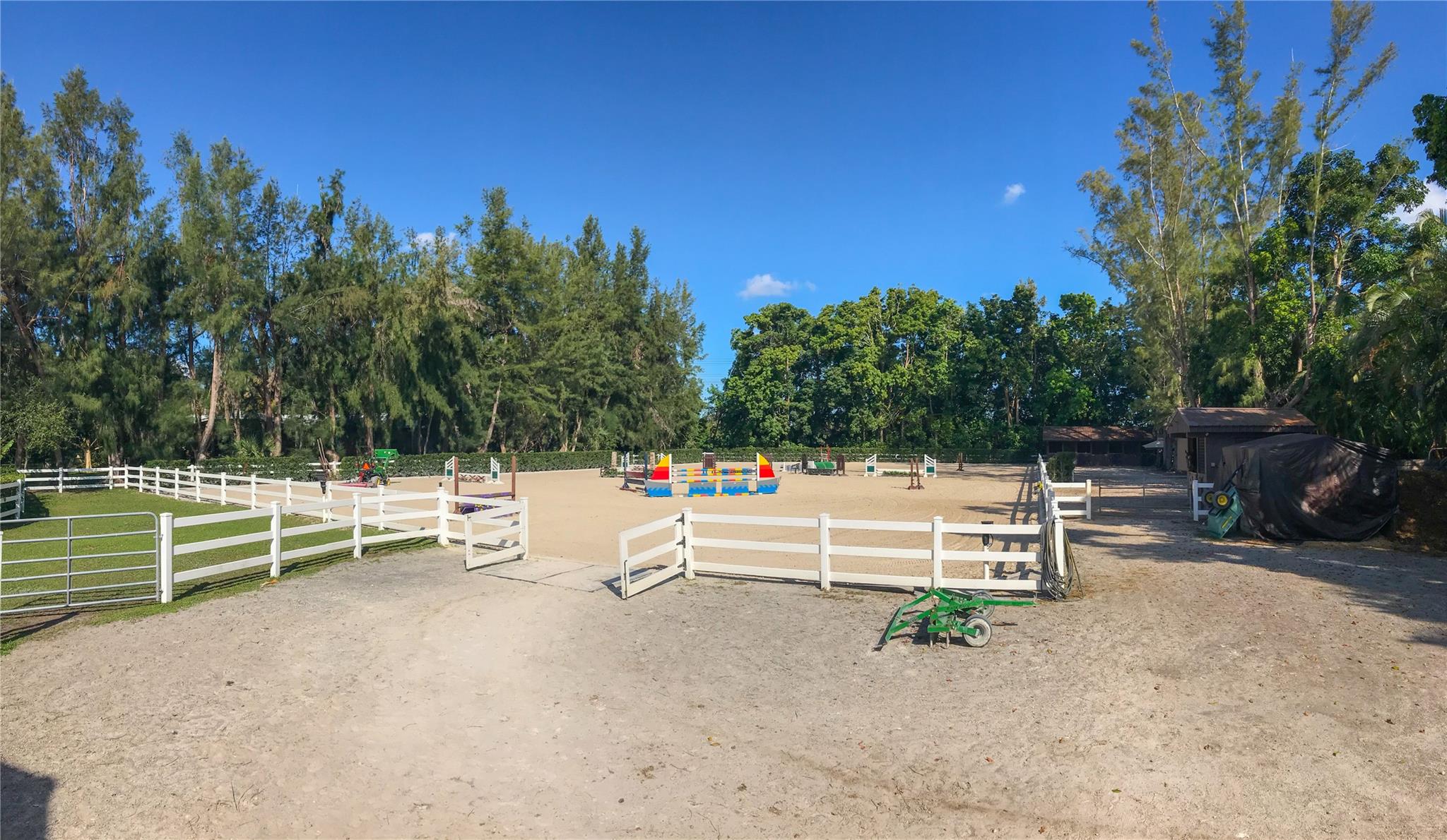 SUNSHINE RANCHES - Residential