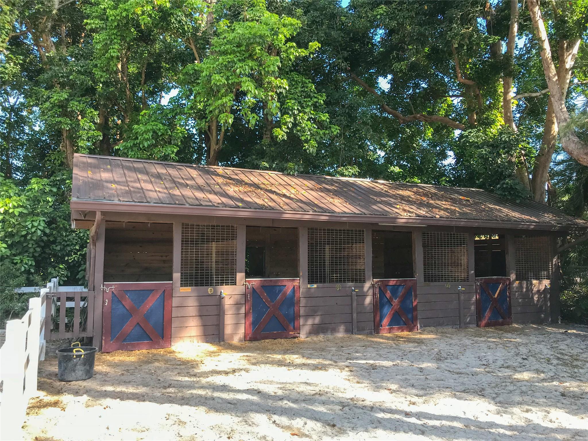 SUNSHINE RANCHES - Residential