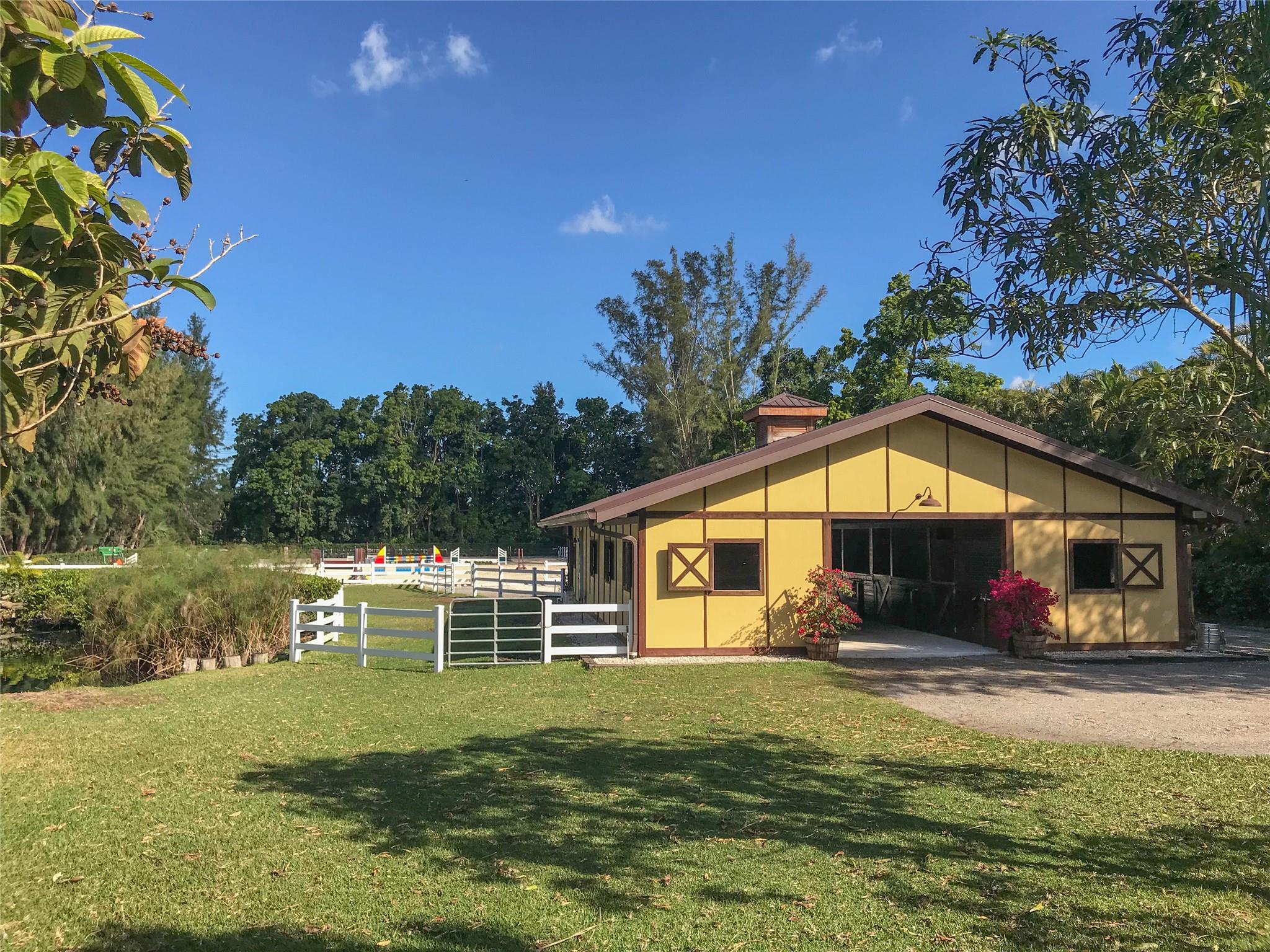 SUNSHINE RANCHES - Residential