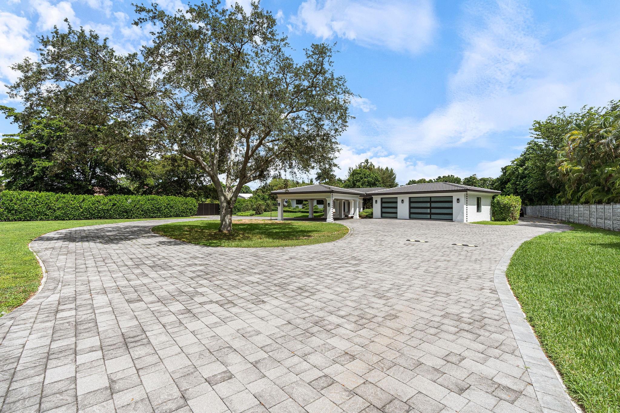 SUNSHINE RANCHES - Residential