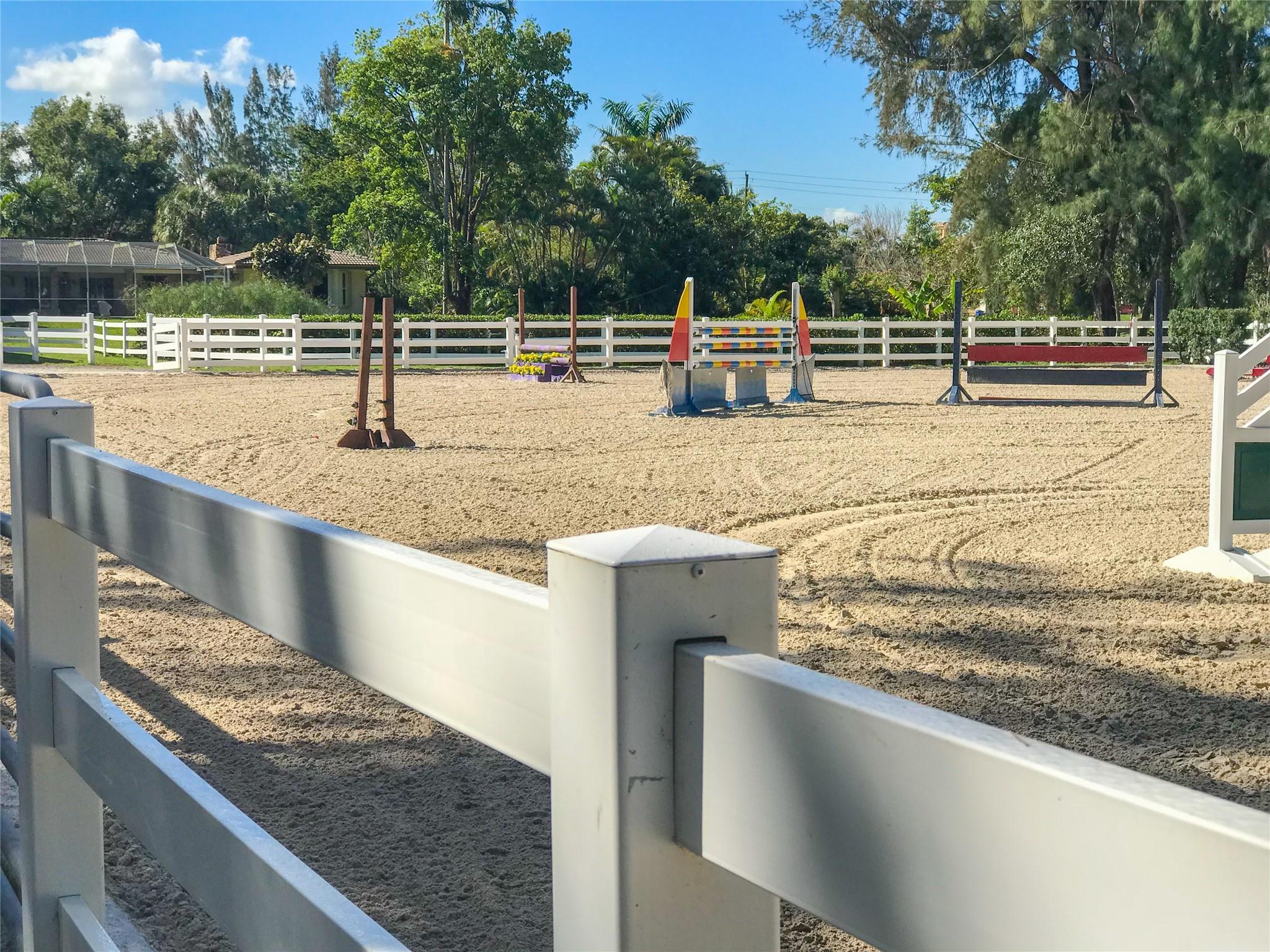 SUNSHINE RANCHES - Residential