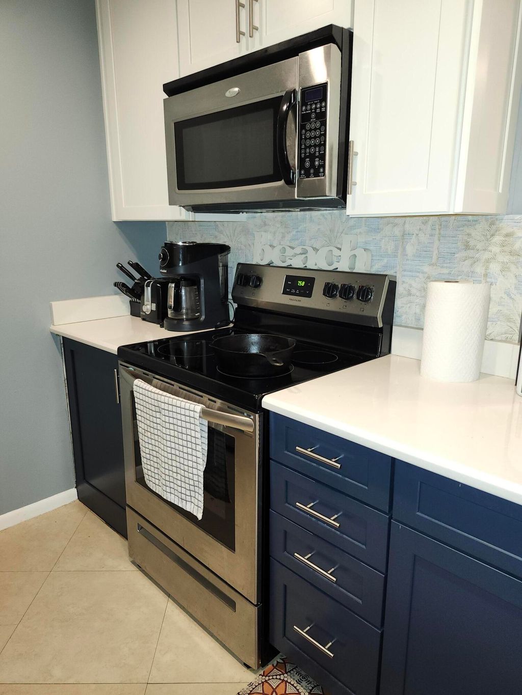 Photo of 600 Executive Center Drive #212, West Palm Beach, FL 33401 (MLS # B26020192)