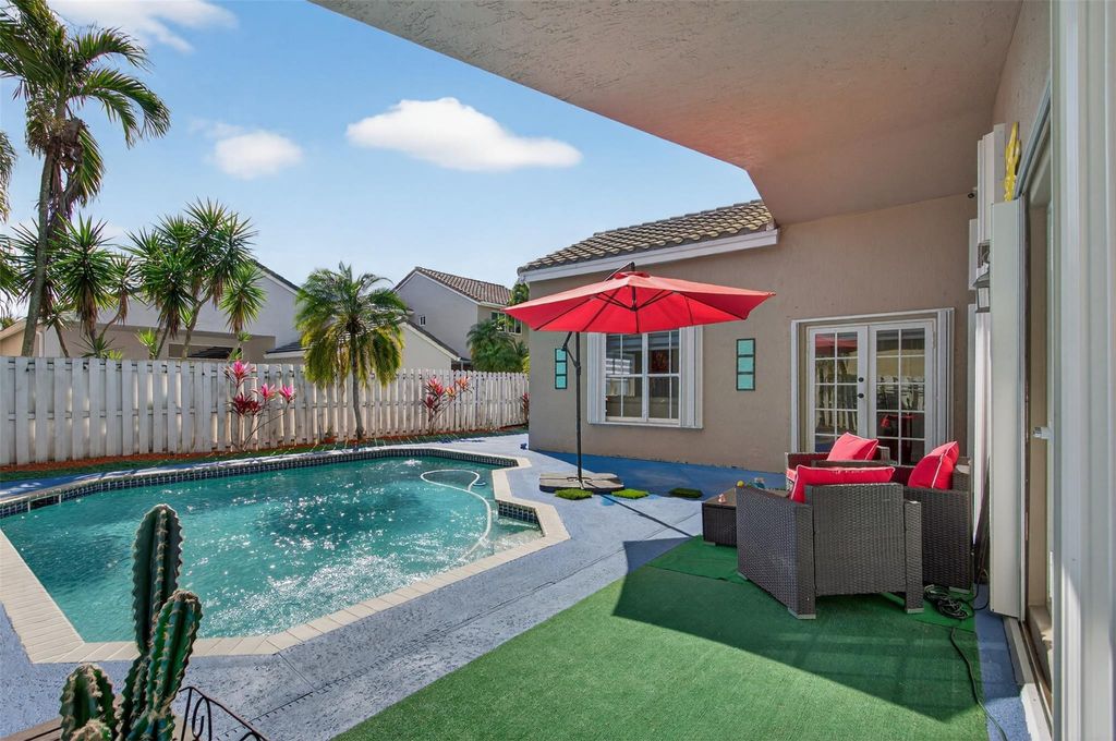 Photo of 1005 Cedar Falls Drive, Weston, FL 33327 (MLS # F10554353)