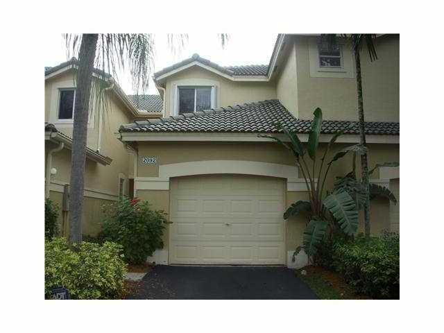 LOVELY 2/2.5 TOWNHOME. FANTASTIC OPEN KITCHEN LEADING INTO DINING/LIVING AREA. HUGE MASTER BEDROOM WITHBUILT IN CALIFONIA CLOSET. ATTACHED 1 CAR GARAGE. PROFESIONALLY MANAGED BY PROPERTY MANAGEMENT COMPANY 24/7 ON CALLEMERGENCY SERVICE.