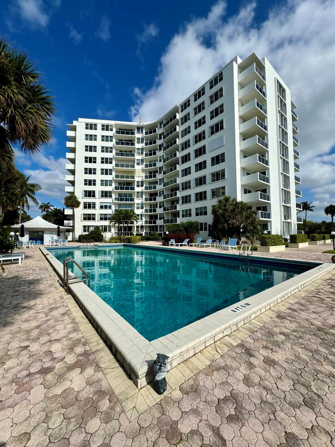 LA FONTANA APTS OF PALM B - Residential Lease