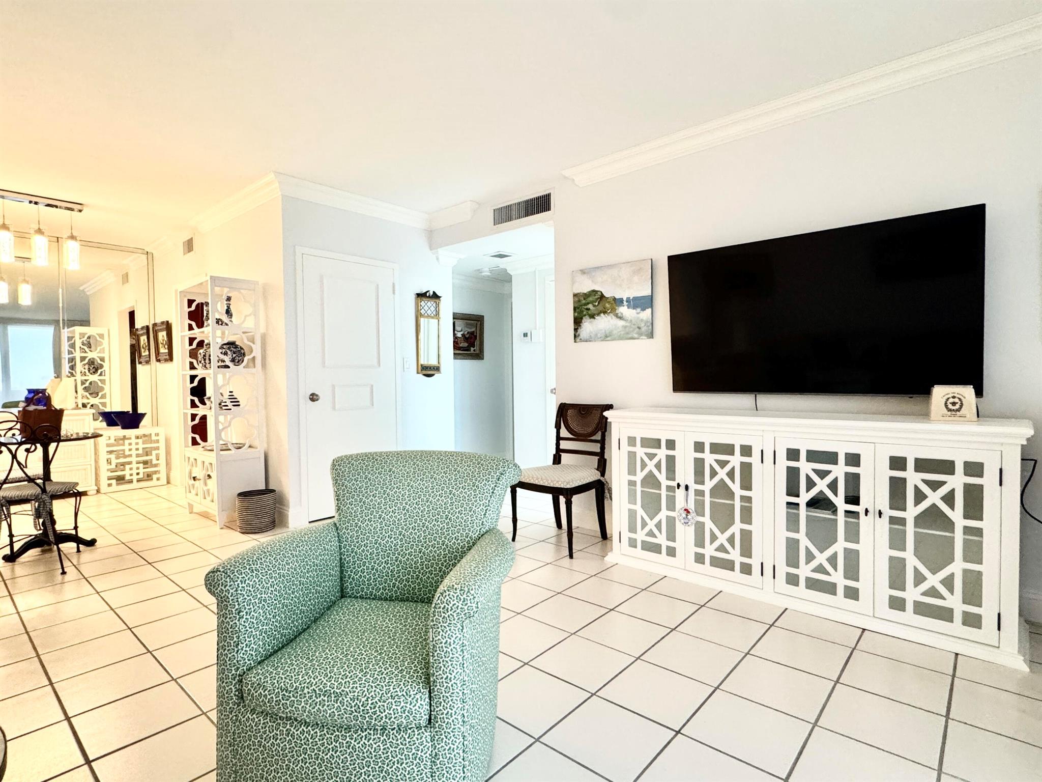 LA FONTANA APTS OF PALM B - Residential Lease